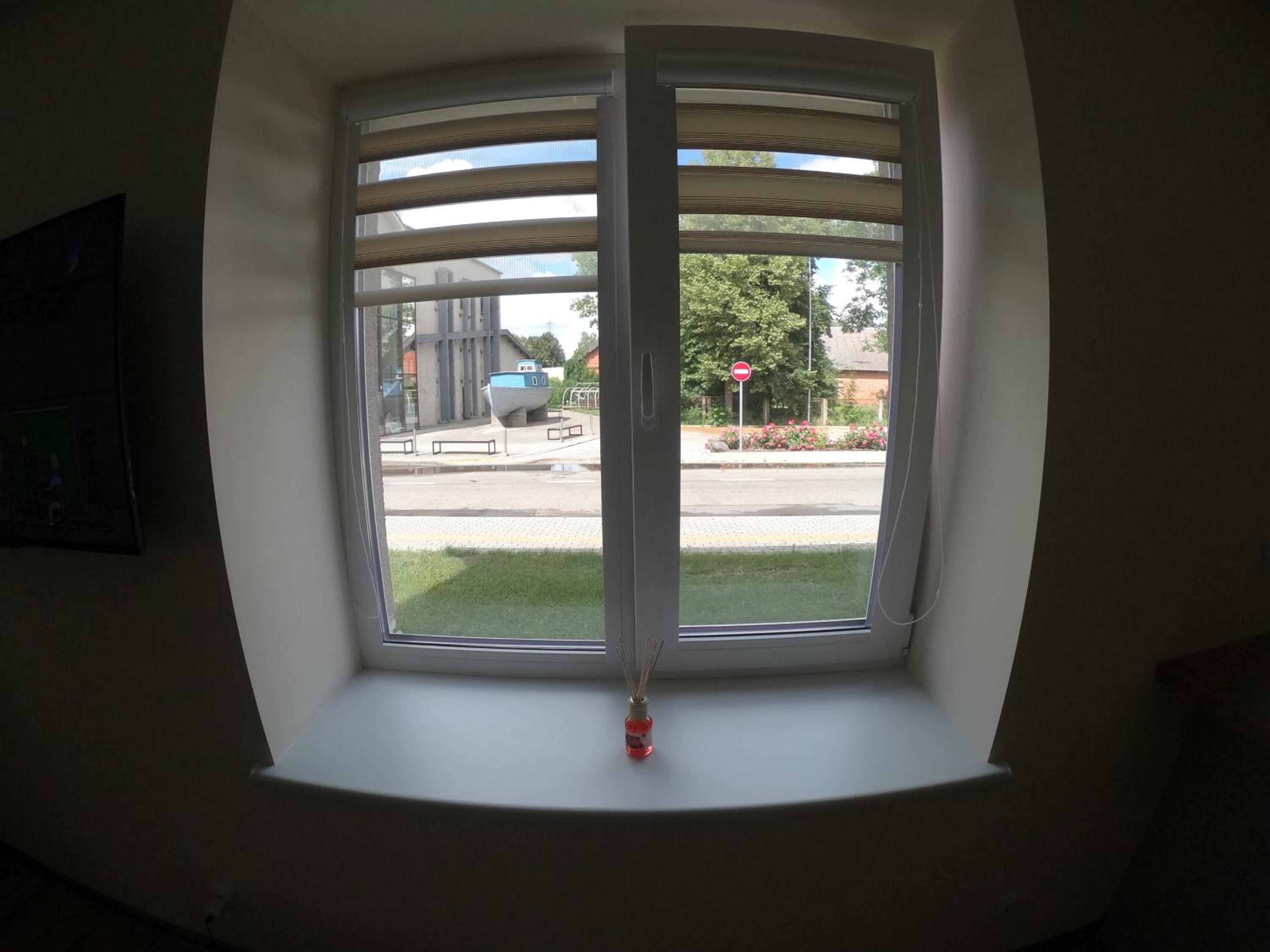 One-Bedroom Apartment - Photo 11