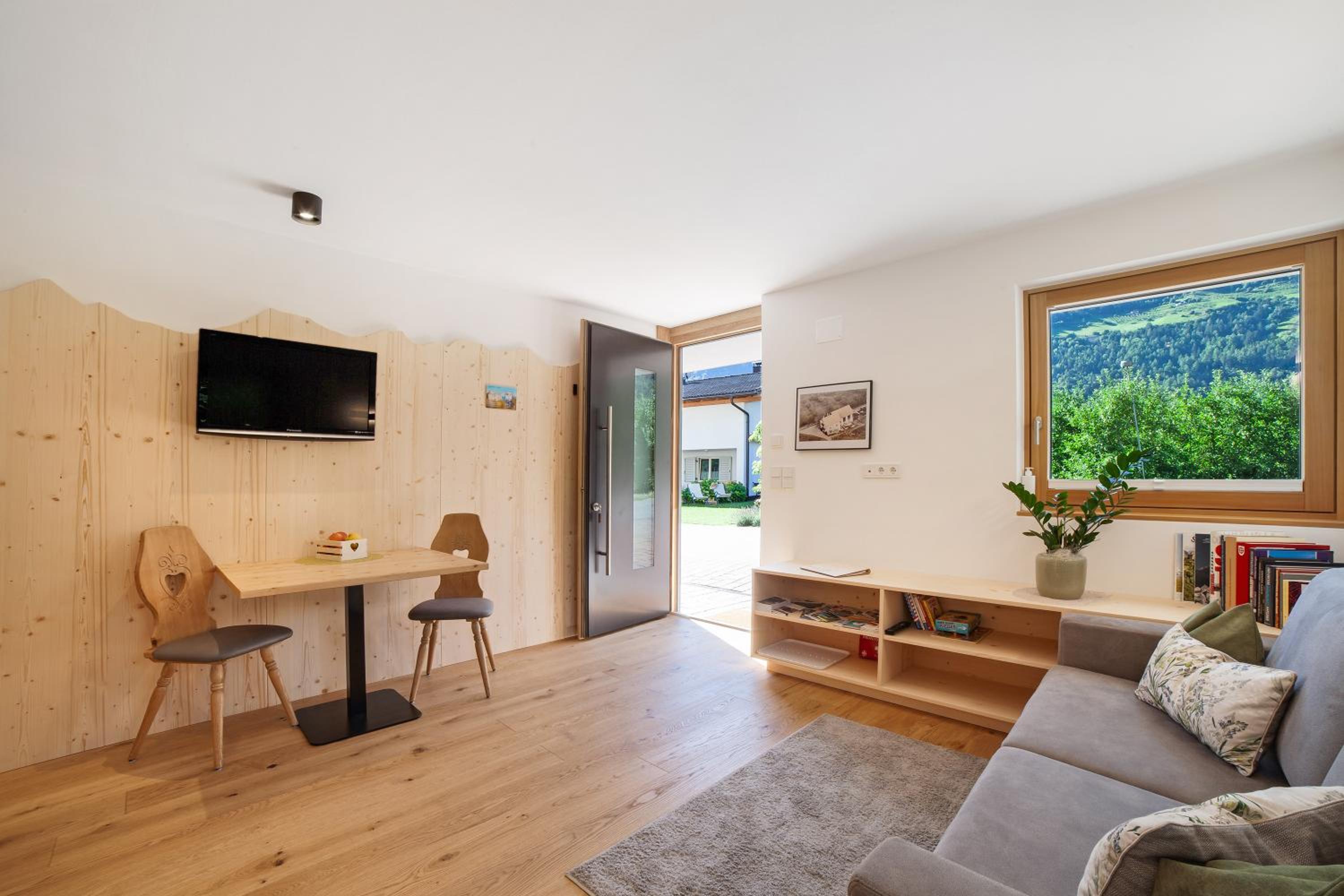 One-Bedroom Apartment with Garden View