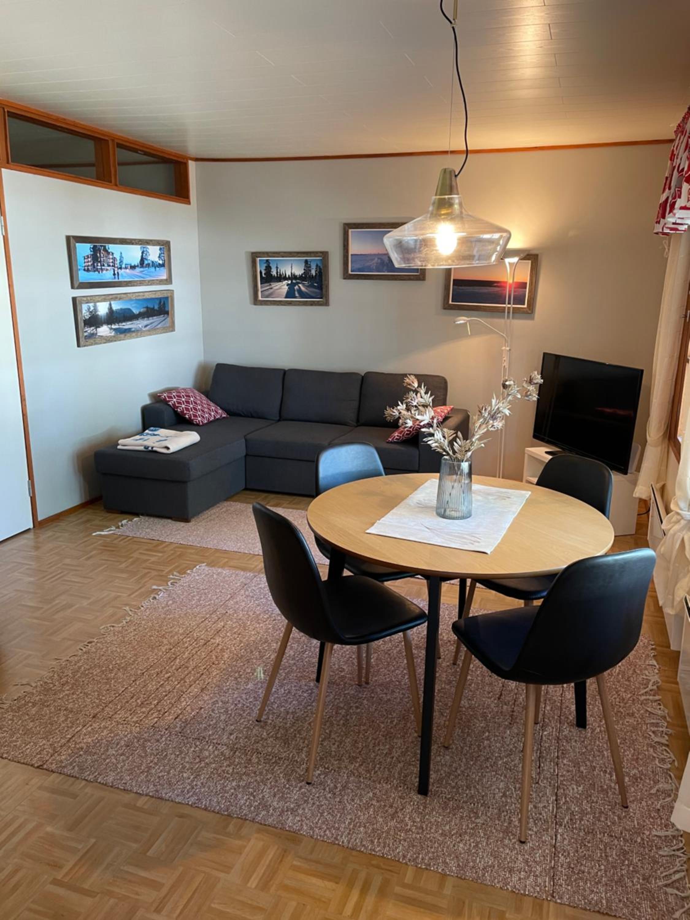 One-Bedroom Apartment - Photo 7