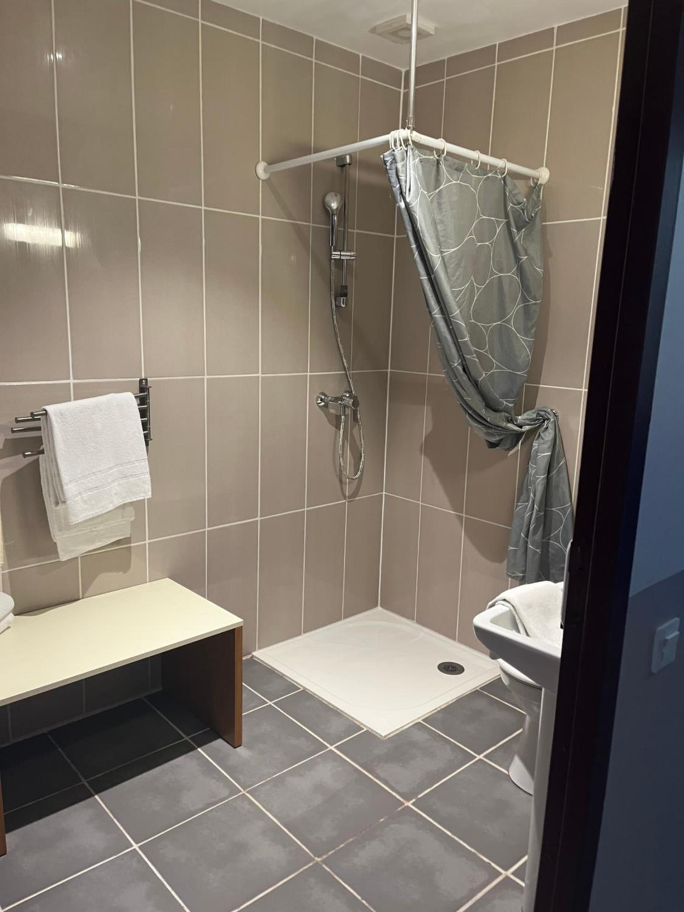 Double Room - Photo 4