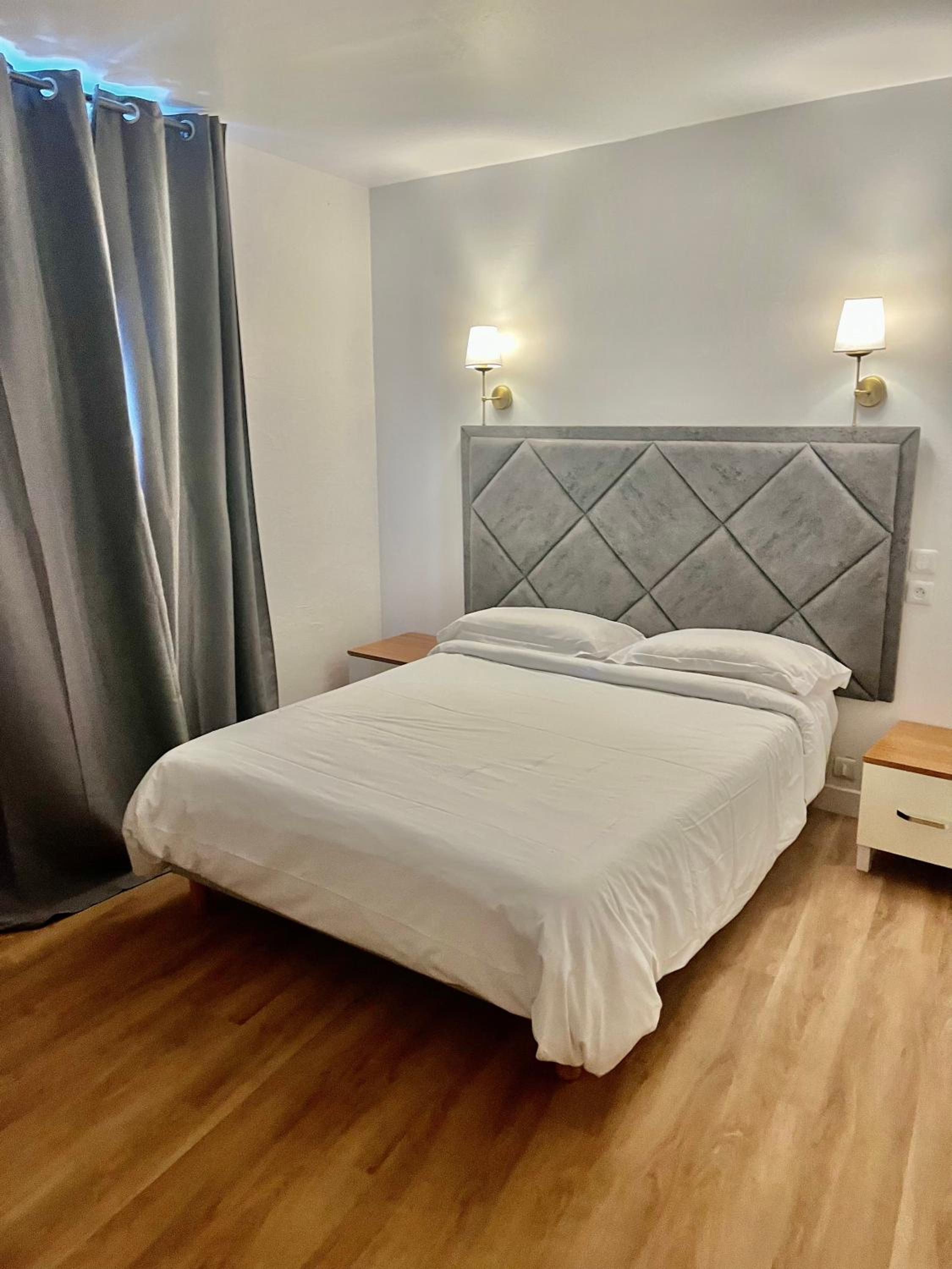 Double Room - Photo 3