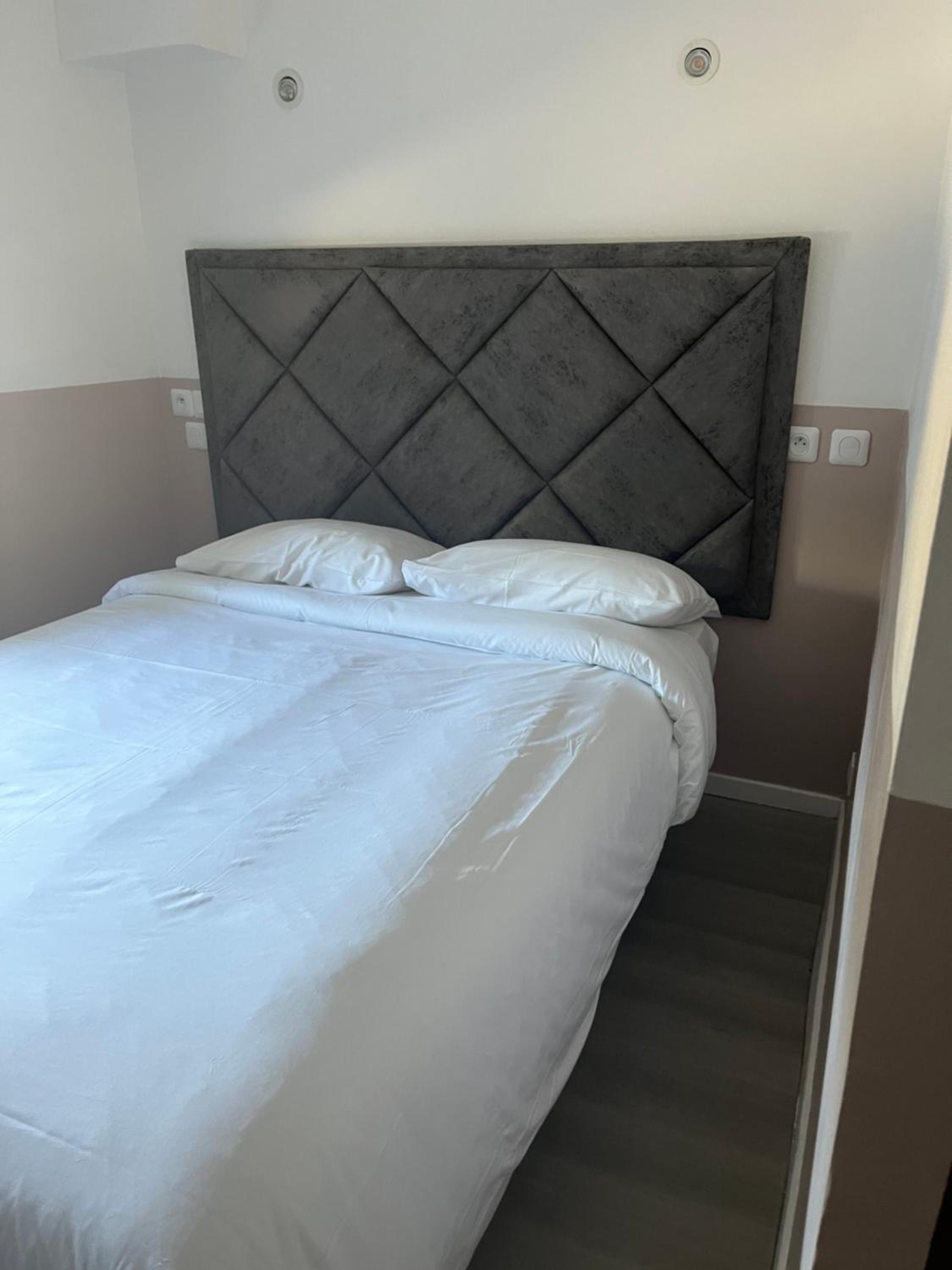 Double Room - Photo 2