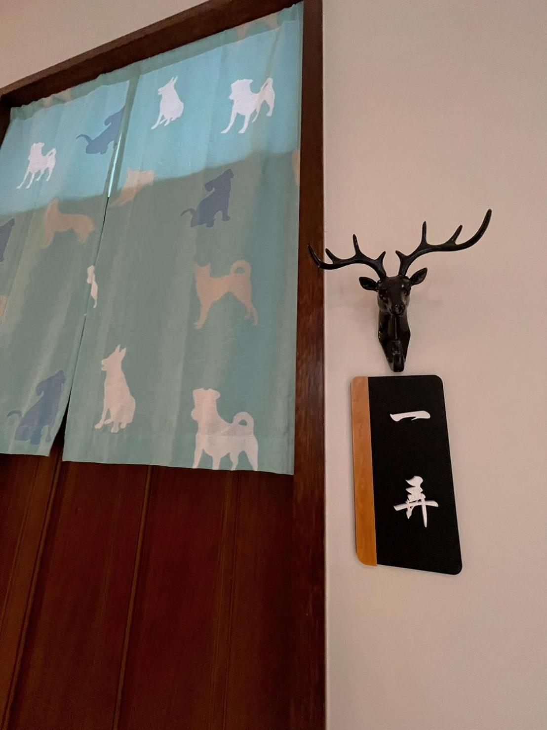 Queen Room photo 2