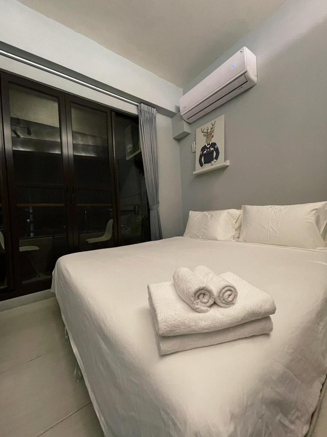 Deluxe Queen Room with Two Queen Beds photo 3