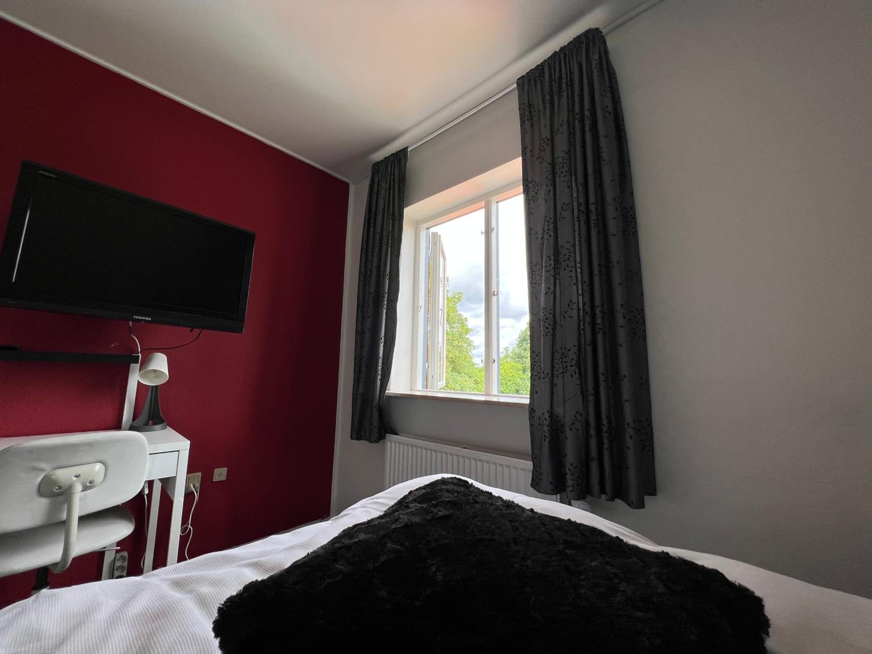 Large Double Room with Extra Bed