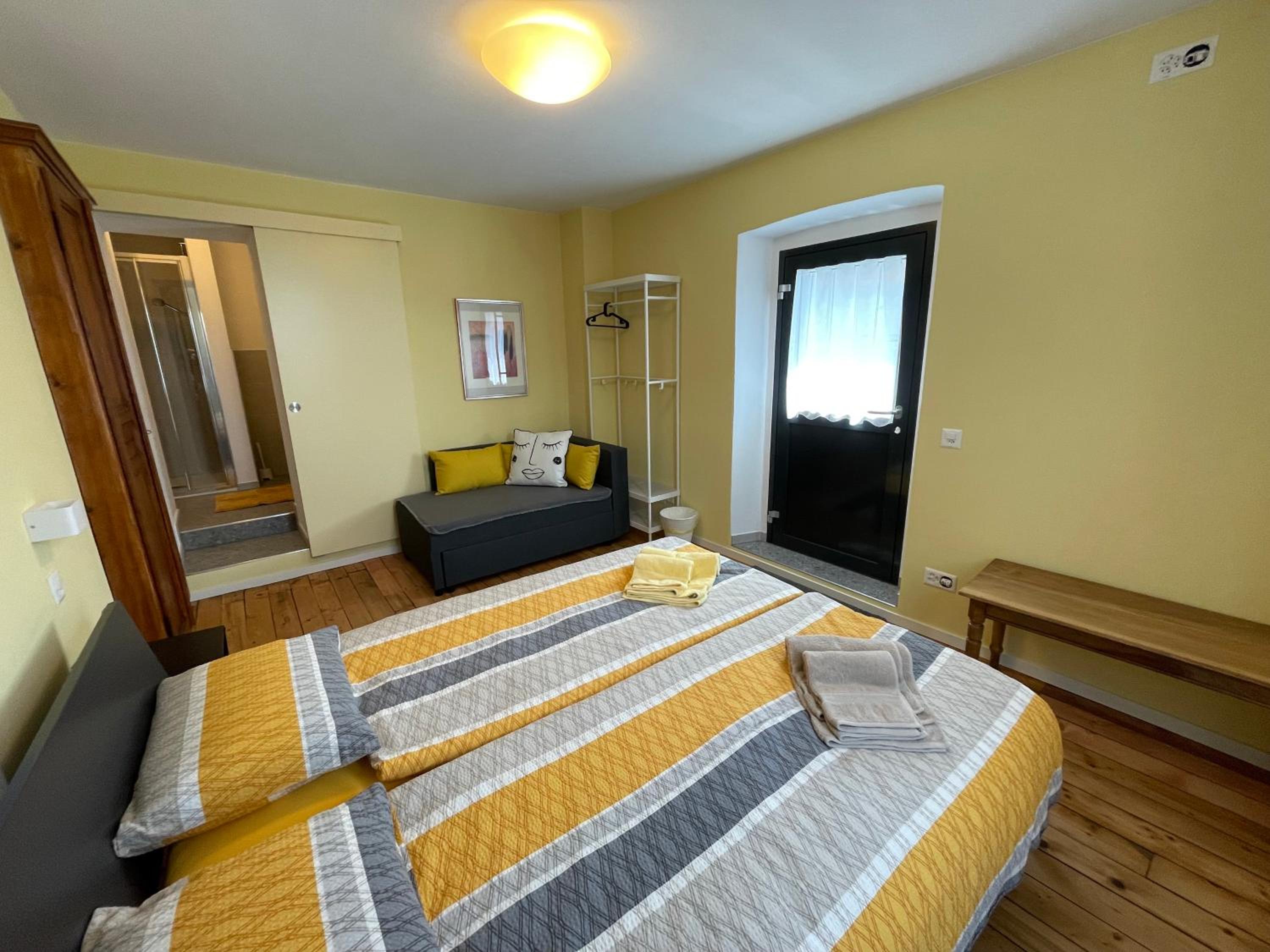 Triple Room with Private Bathroom photo 3