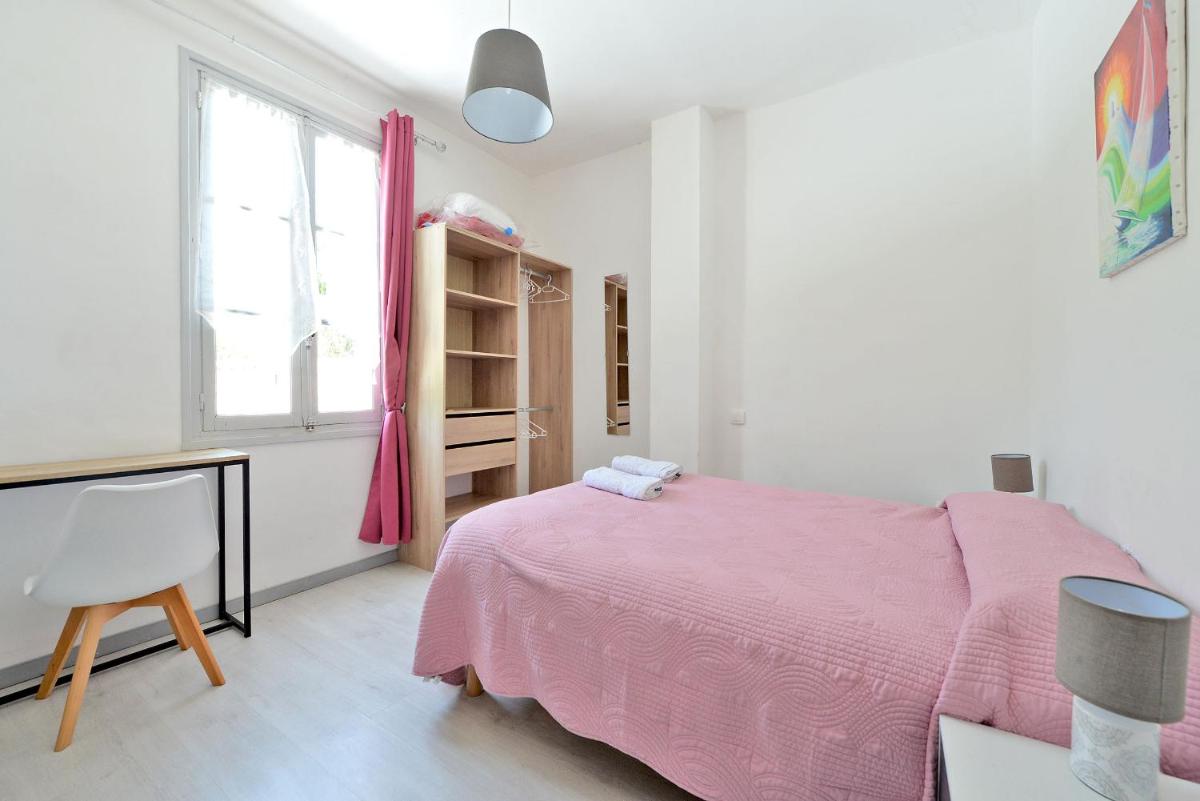 Double Room with Private Bathroom - Photo 1