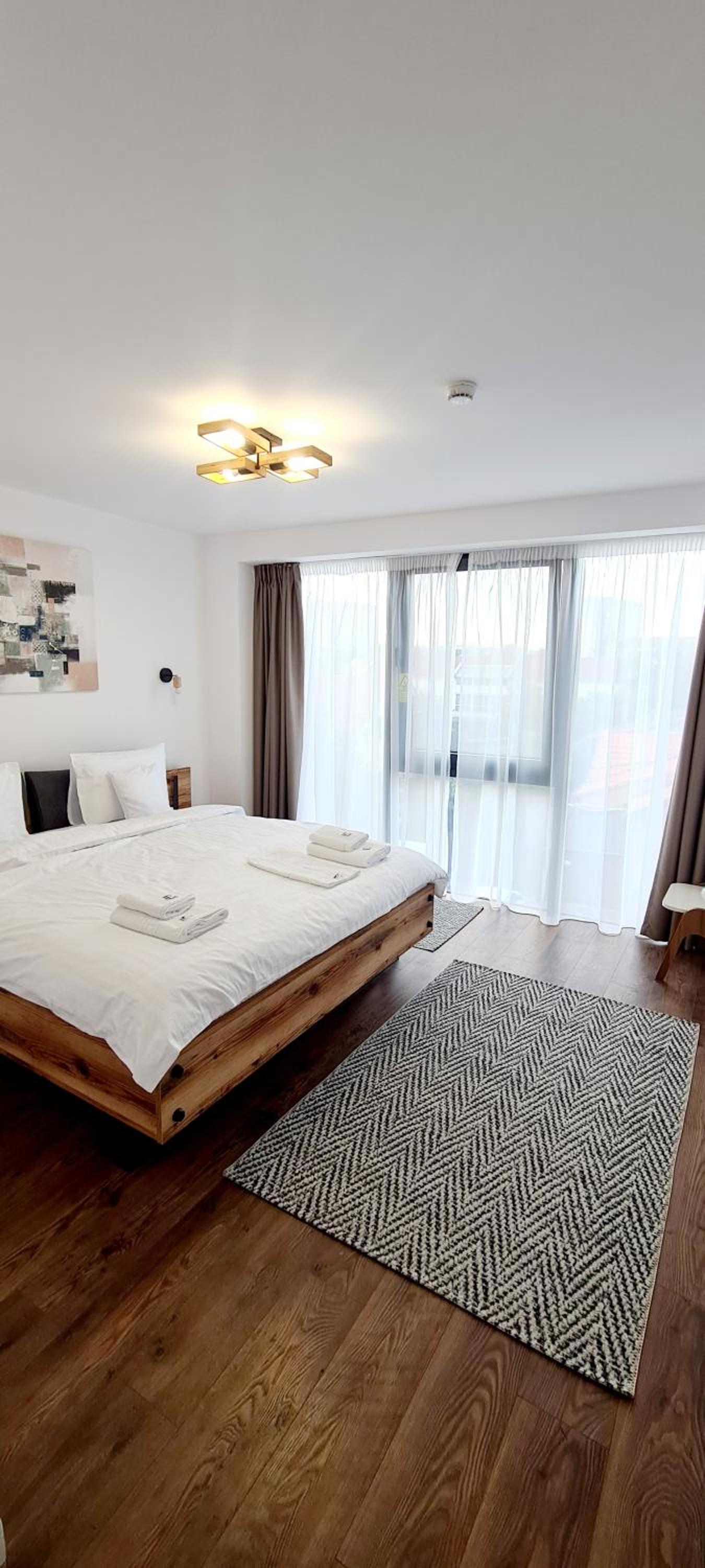 One-Bedroom Apartment - Photo 3