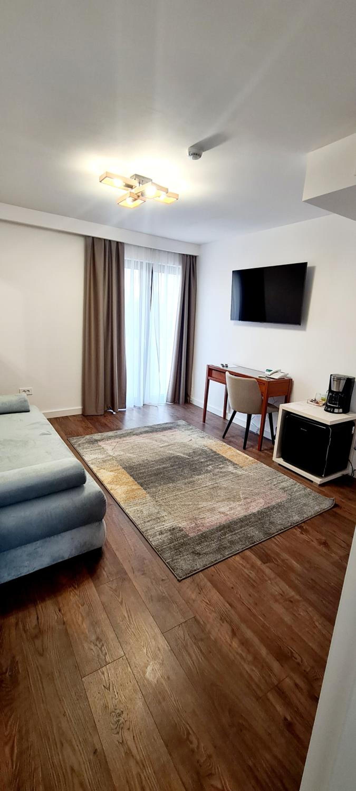 One-Bedroom Apartment - Photo 1