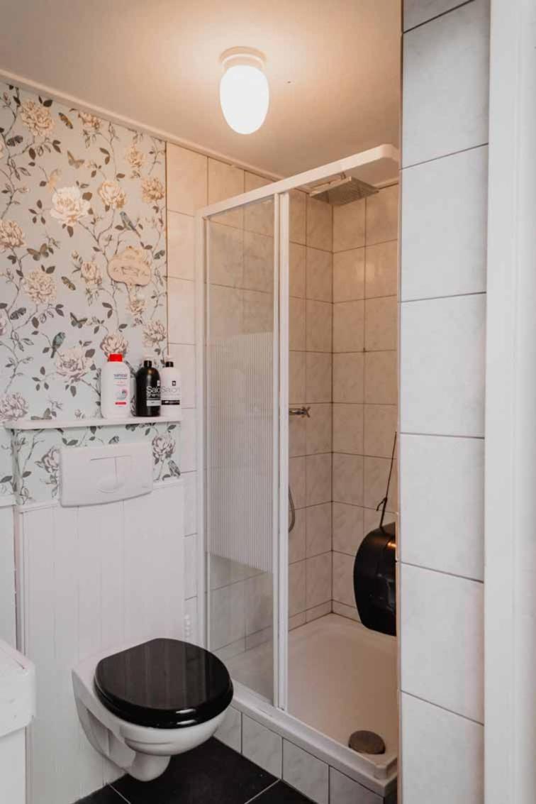 Double Room with Private Bathroom - Photo 7