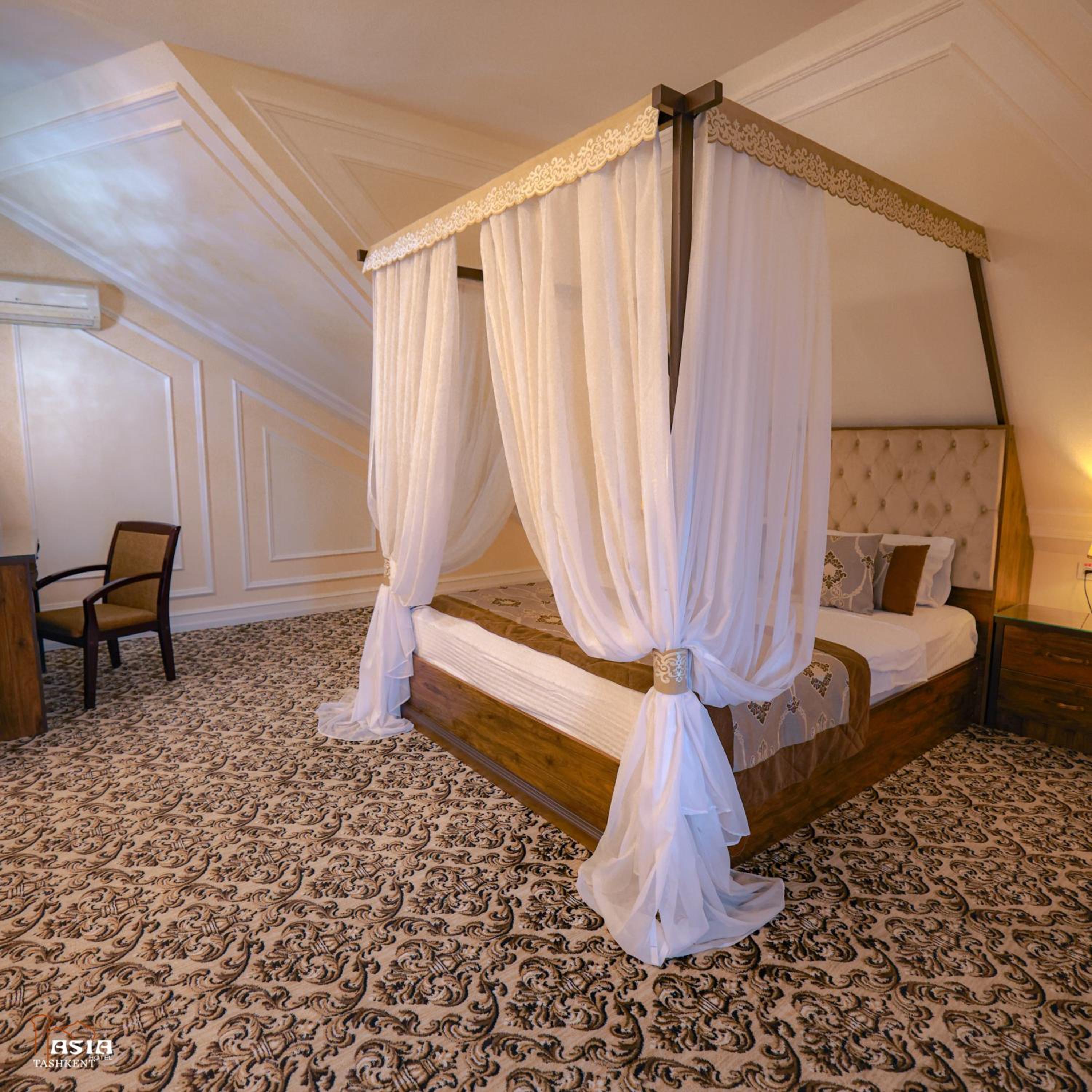 King Suite - Photo 5