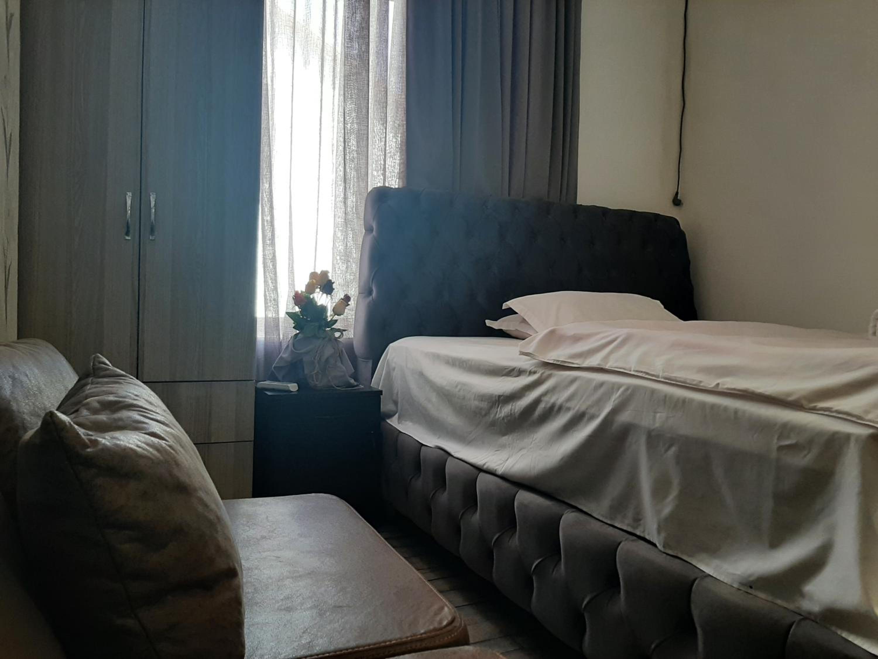 Budget Double Room photo 3