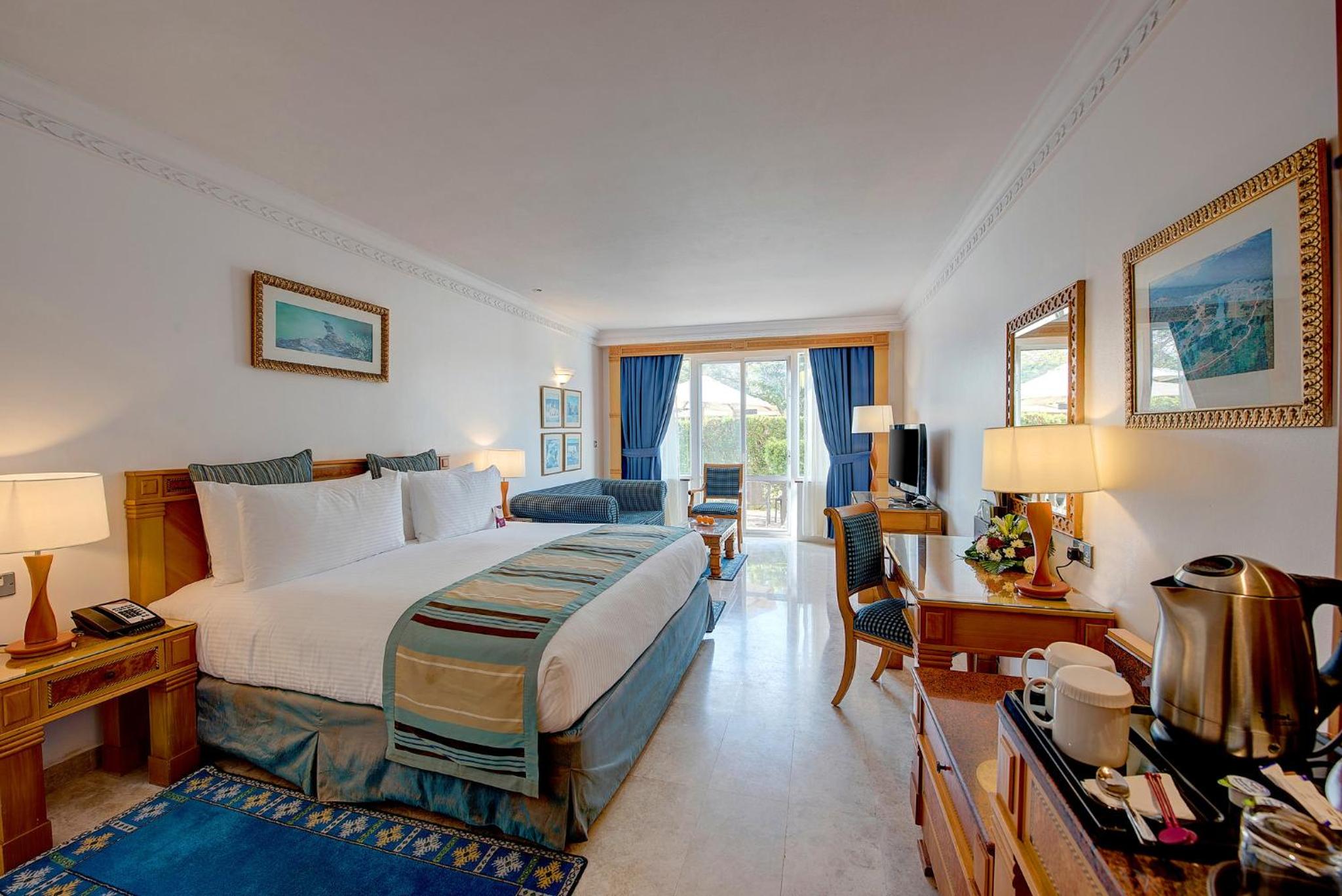 Standard King Room with Garden View - Photo 2