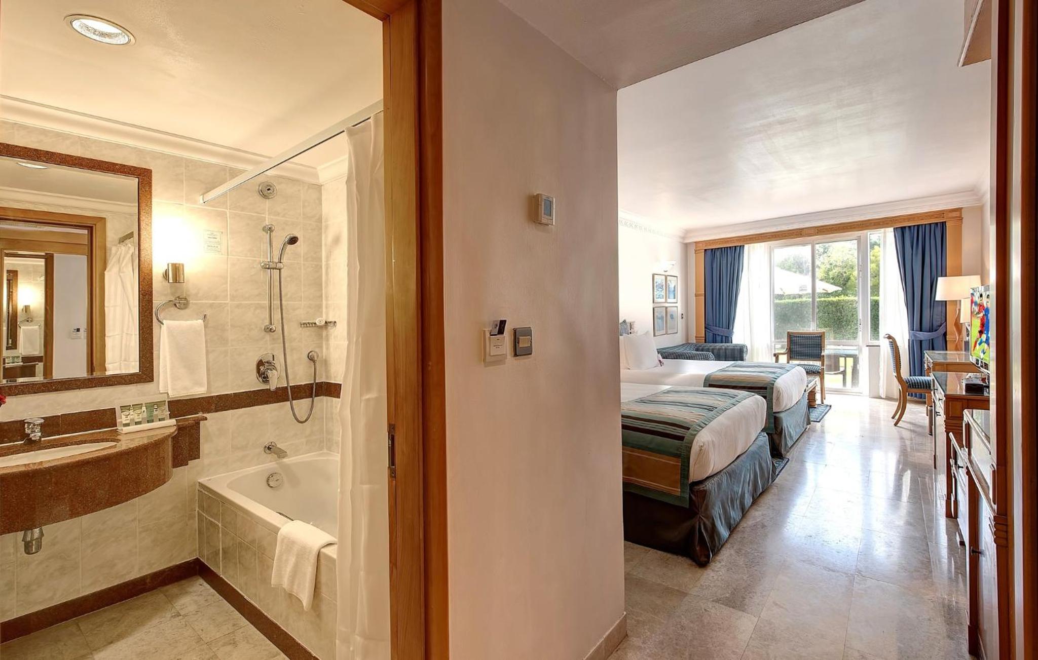 Standard Twin Room - Photo 3