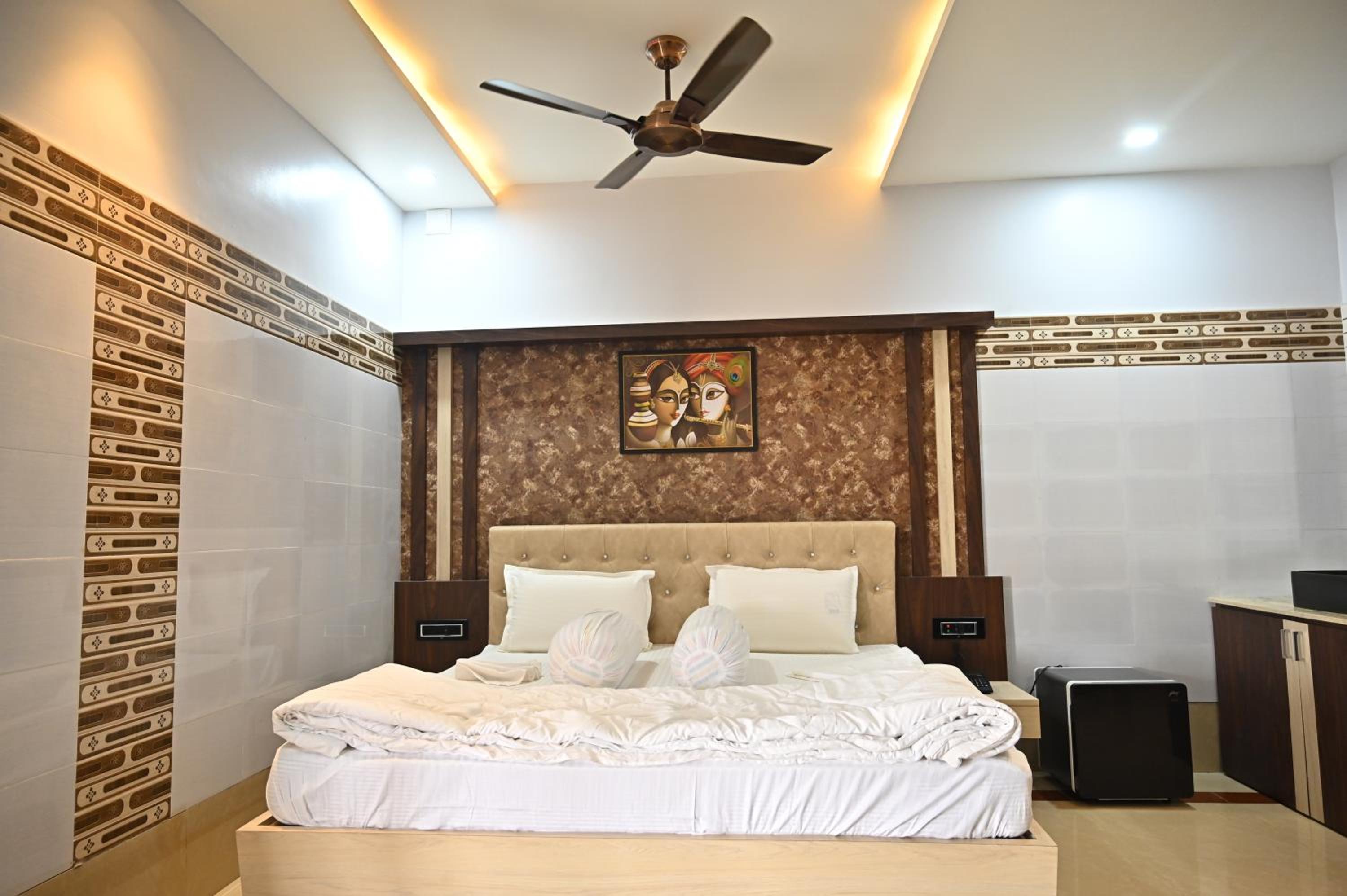 Deluxe King Room