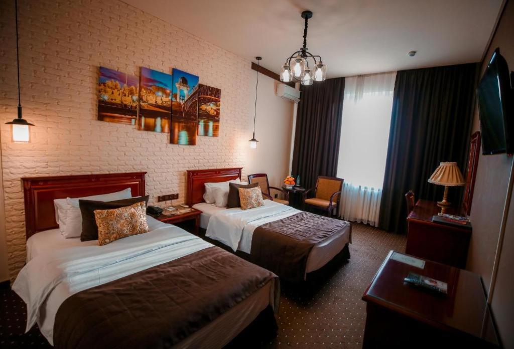 Standard Twin Room - Photo 2