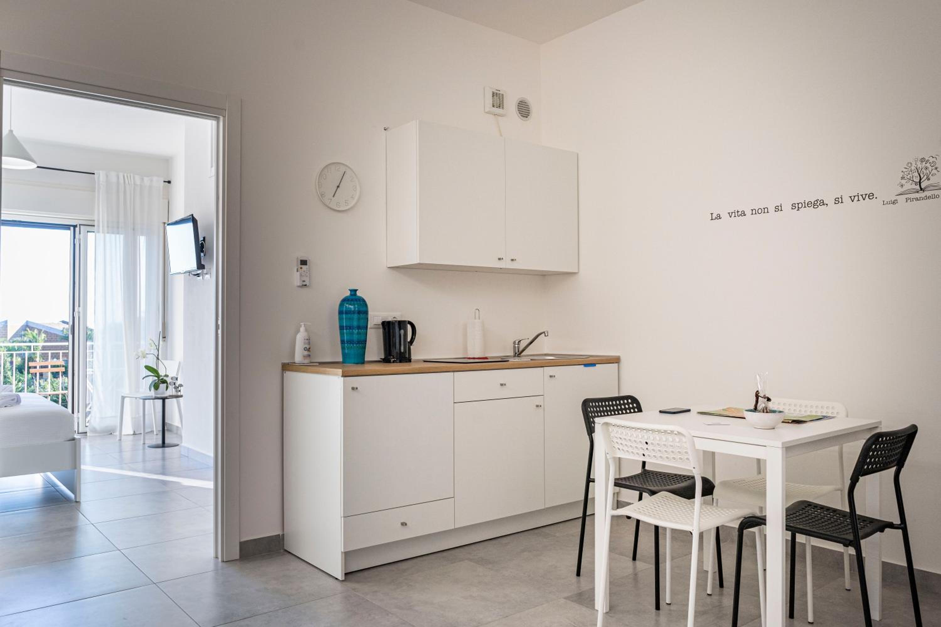 One-Bedroom Apartment - Photo 8