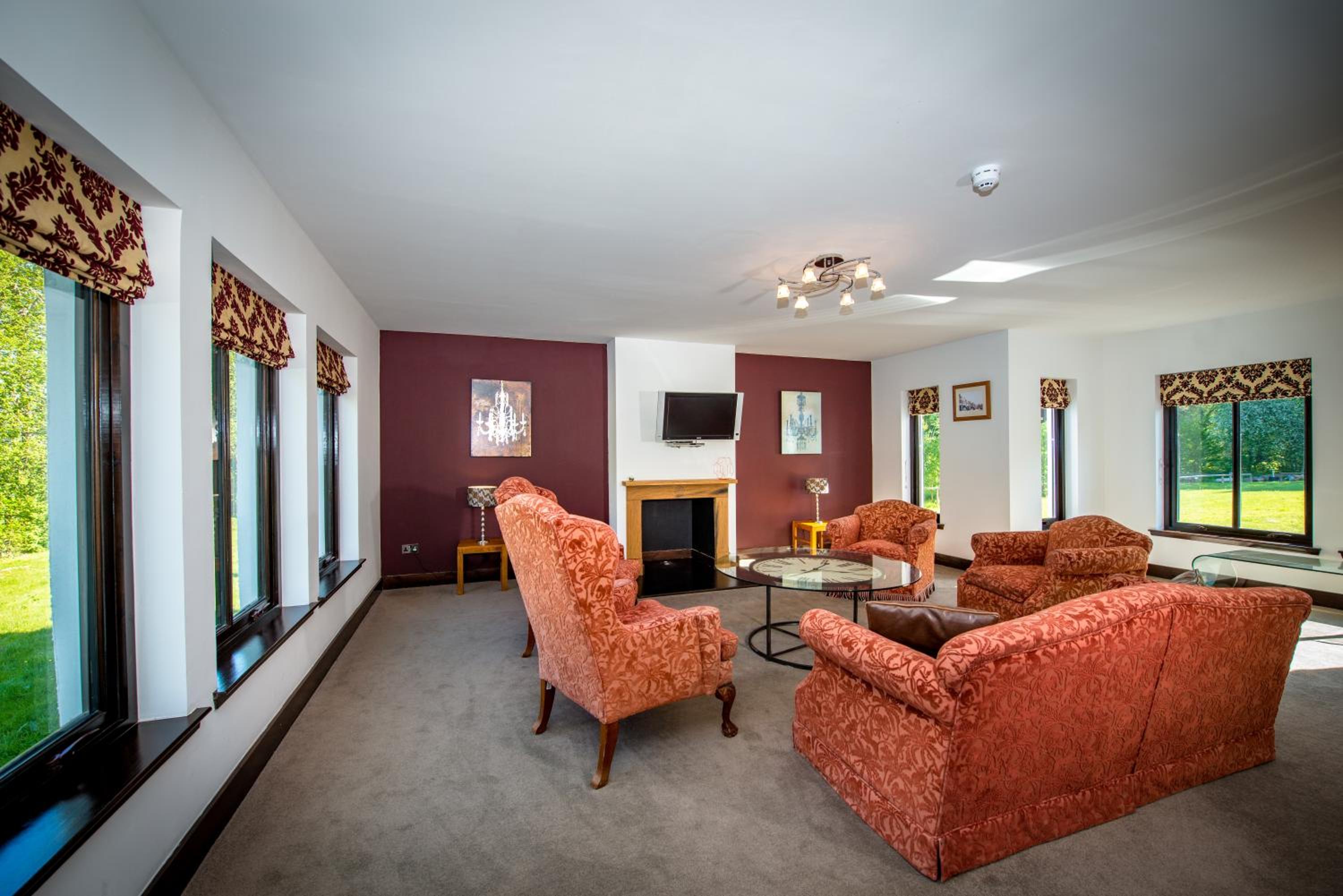 Tempus Fugit Mini Manor photo 2