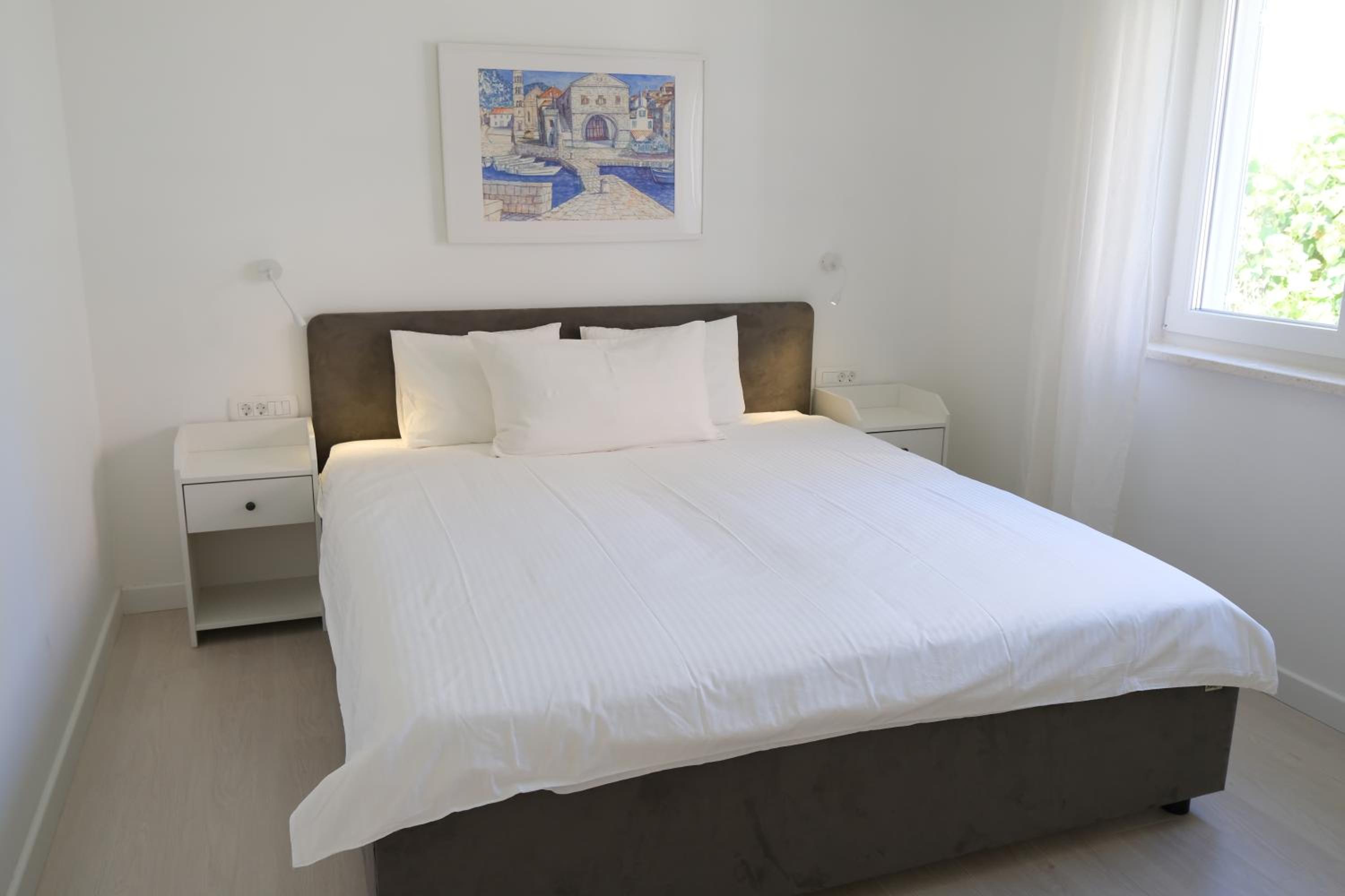 Apartment with Balcony photo 1