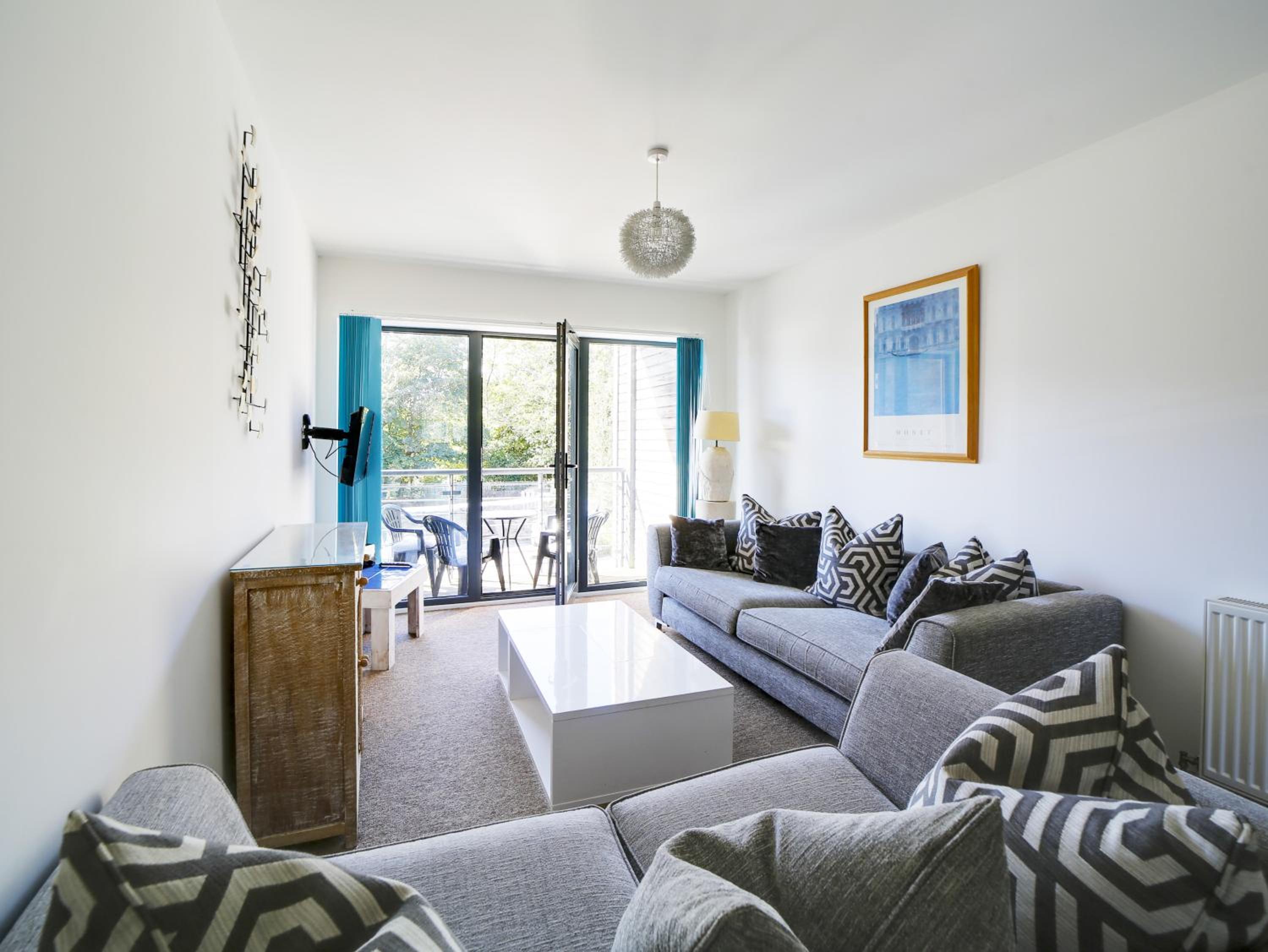 Two-Bedroom Apartment with Balcony photo 1