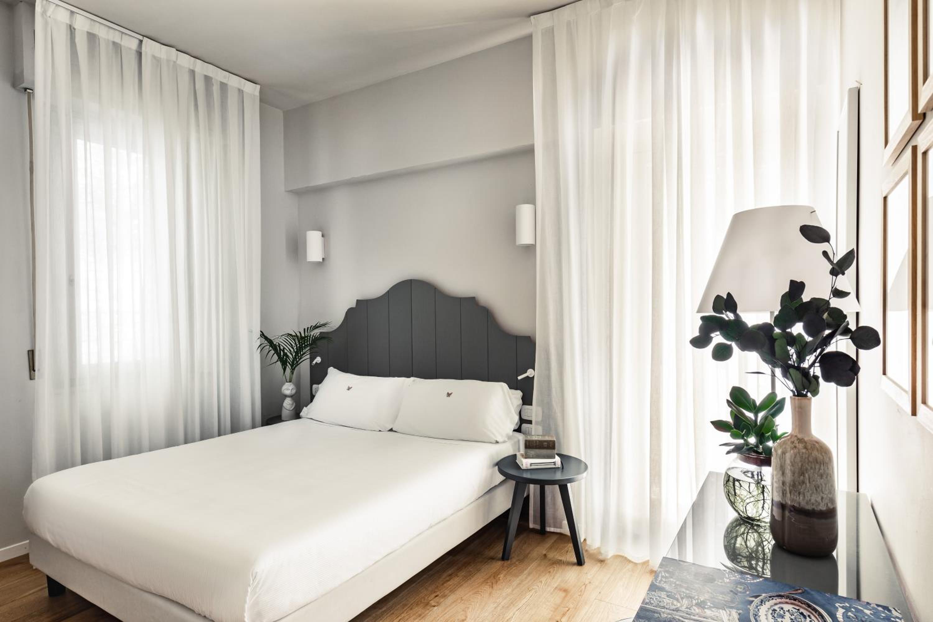 Comfort Room with Forest View photo 1