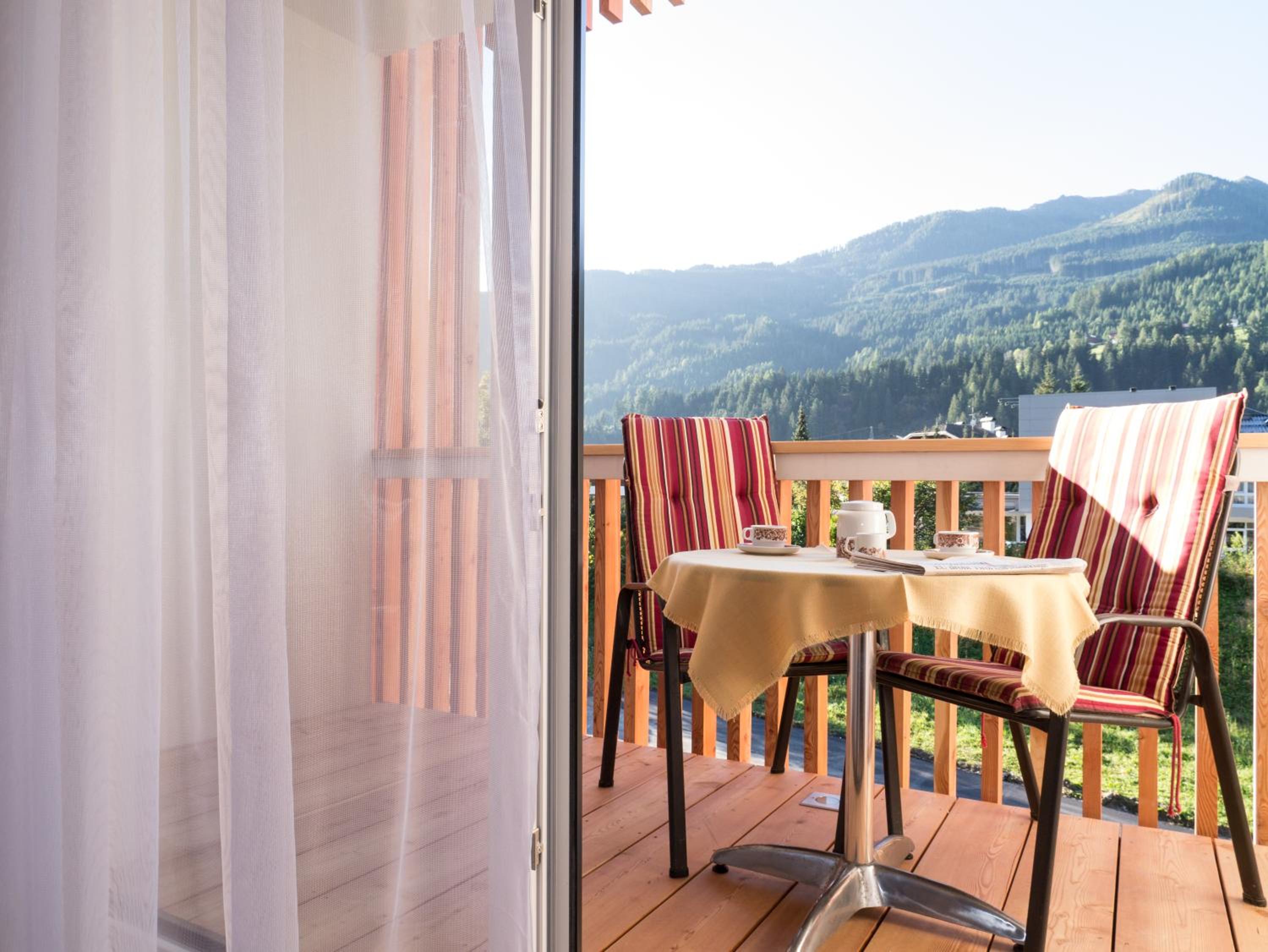 Two-Bedroom Apartment with Balcony photo 2