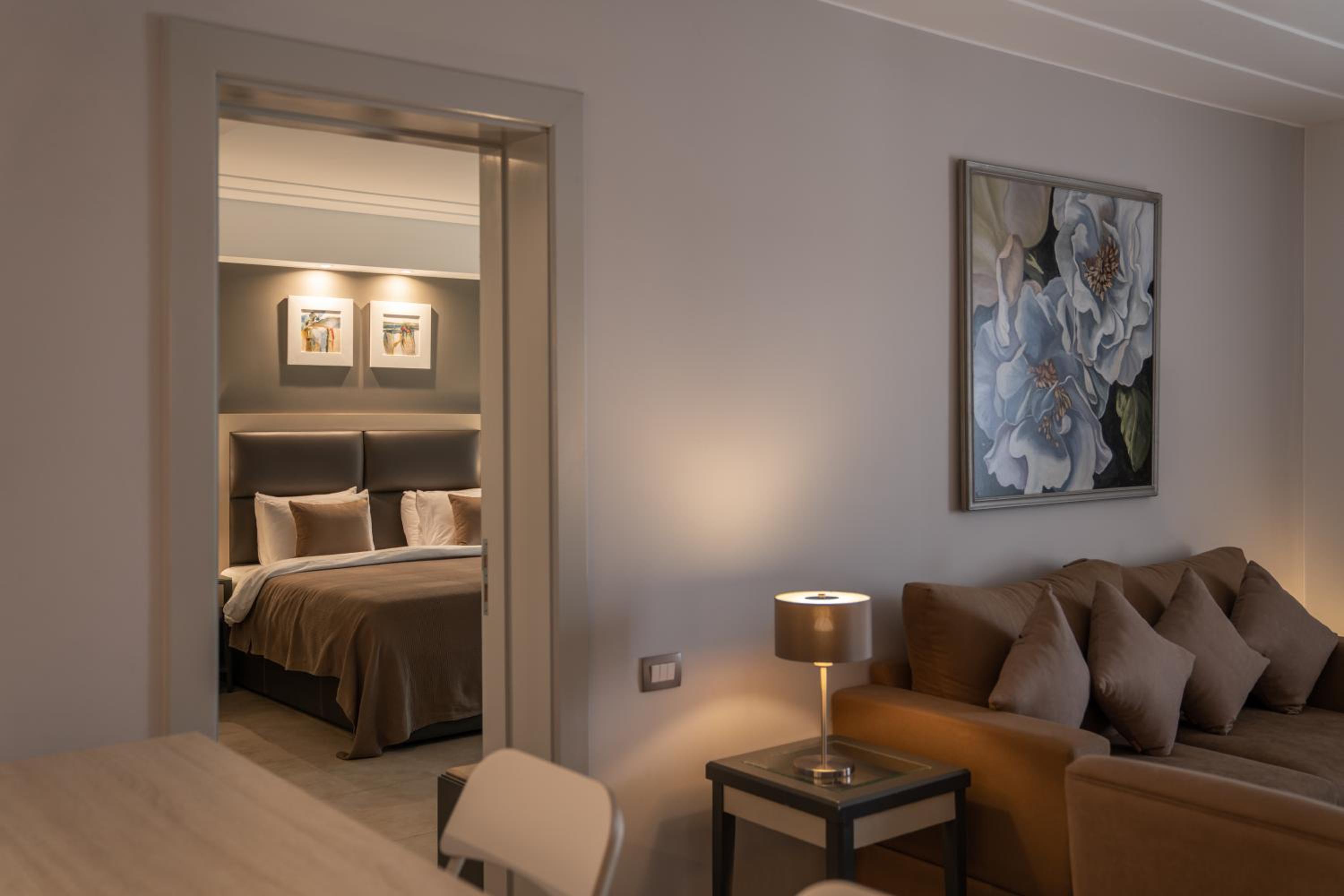 Royal Suite - Photo 2