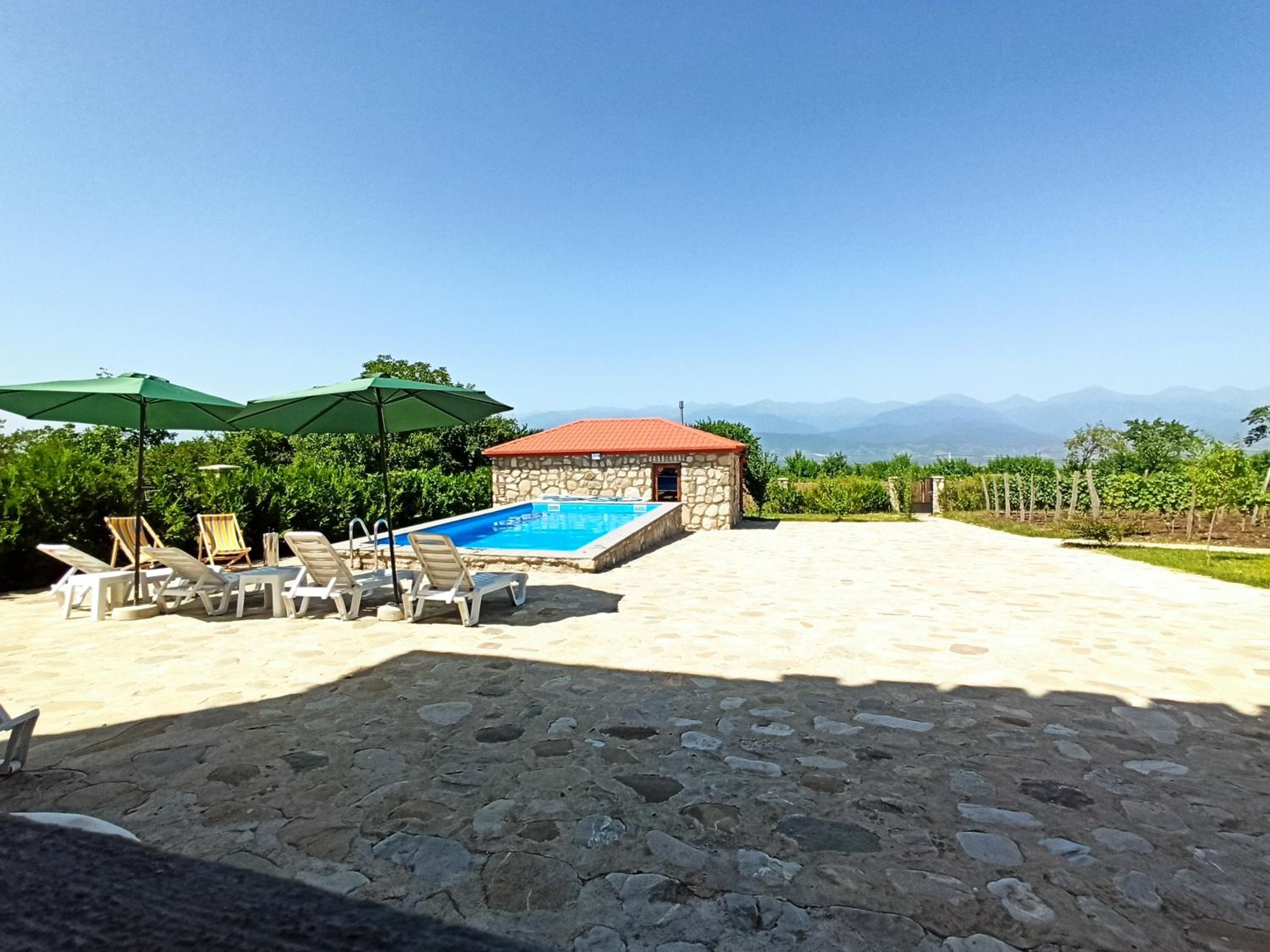 Double Room with Pool View - Photo 10