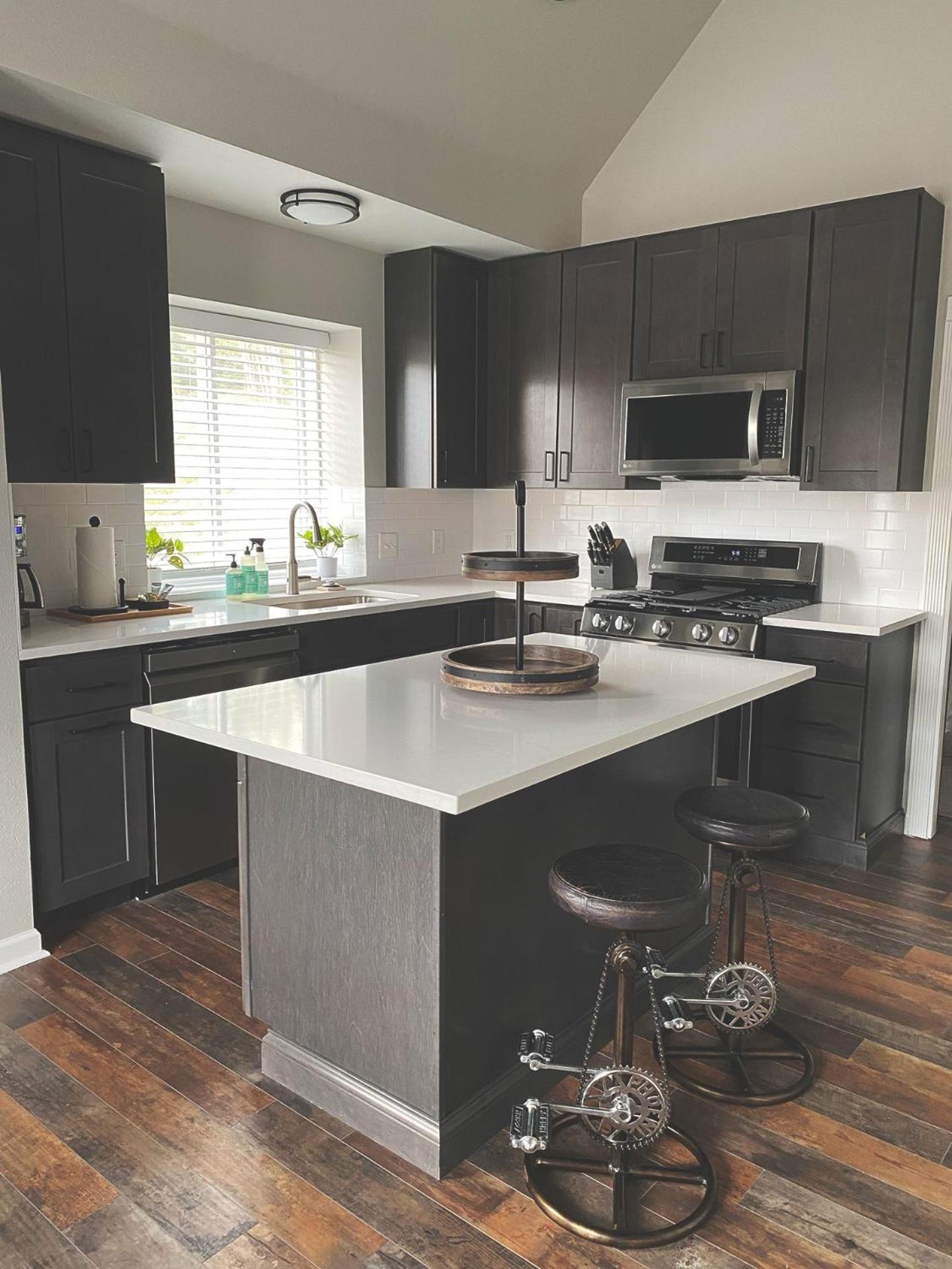 One-Bedroom Apartment - Photo 11