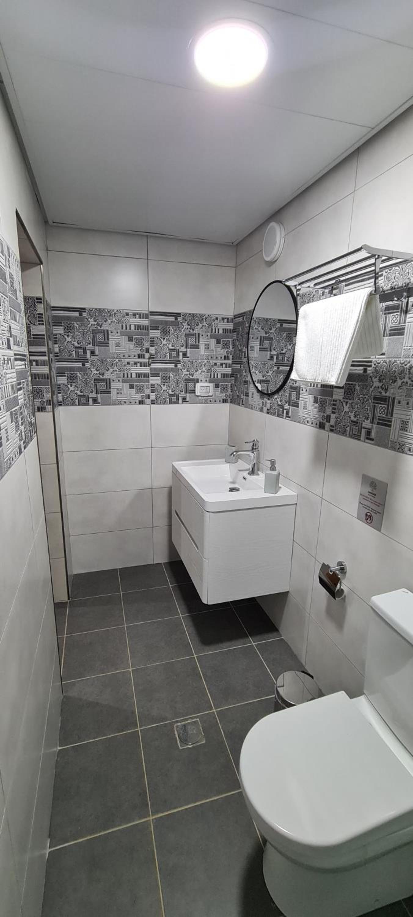 Deluxe Double or Twin Room - Photo 12