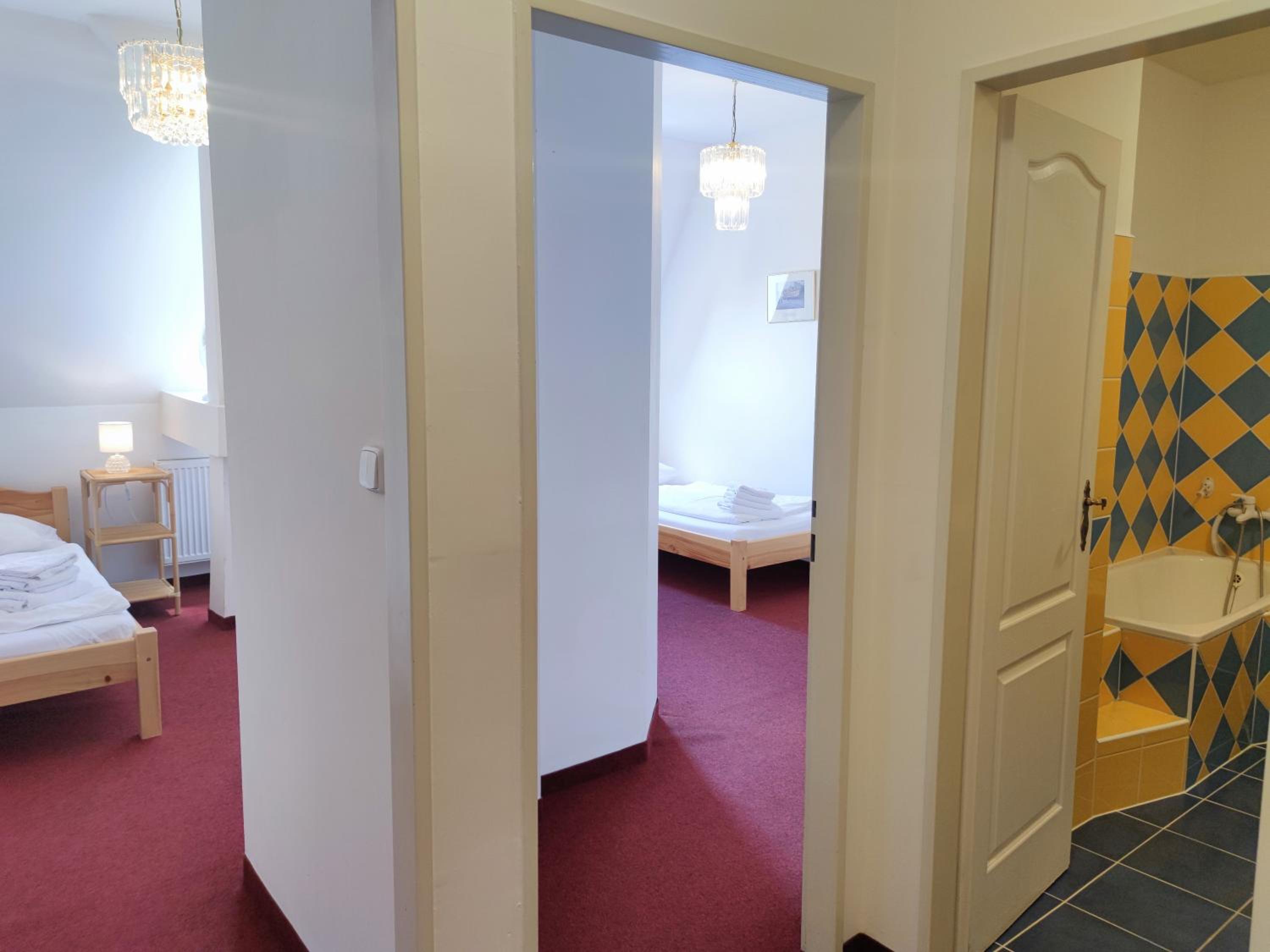 Twin Room with Separate Bedrooms photo 3