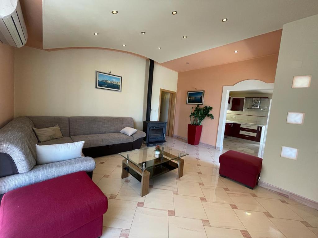 Apartment with Terrace photo 3