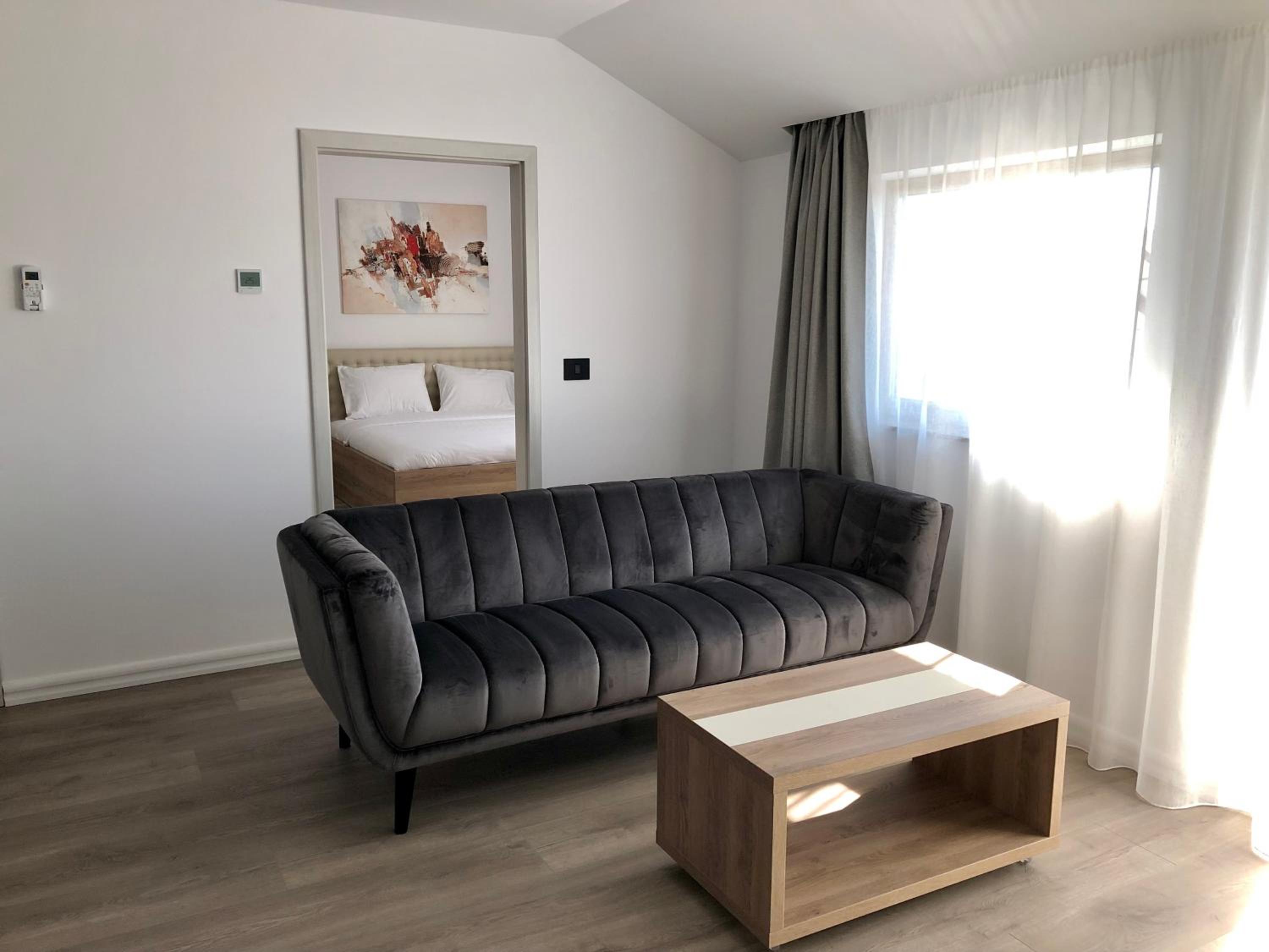 Apartment with Terrace - Photo 27