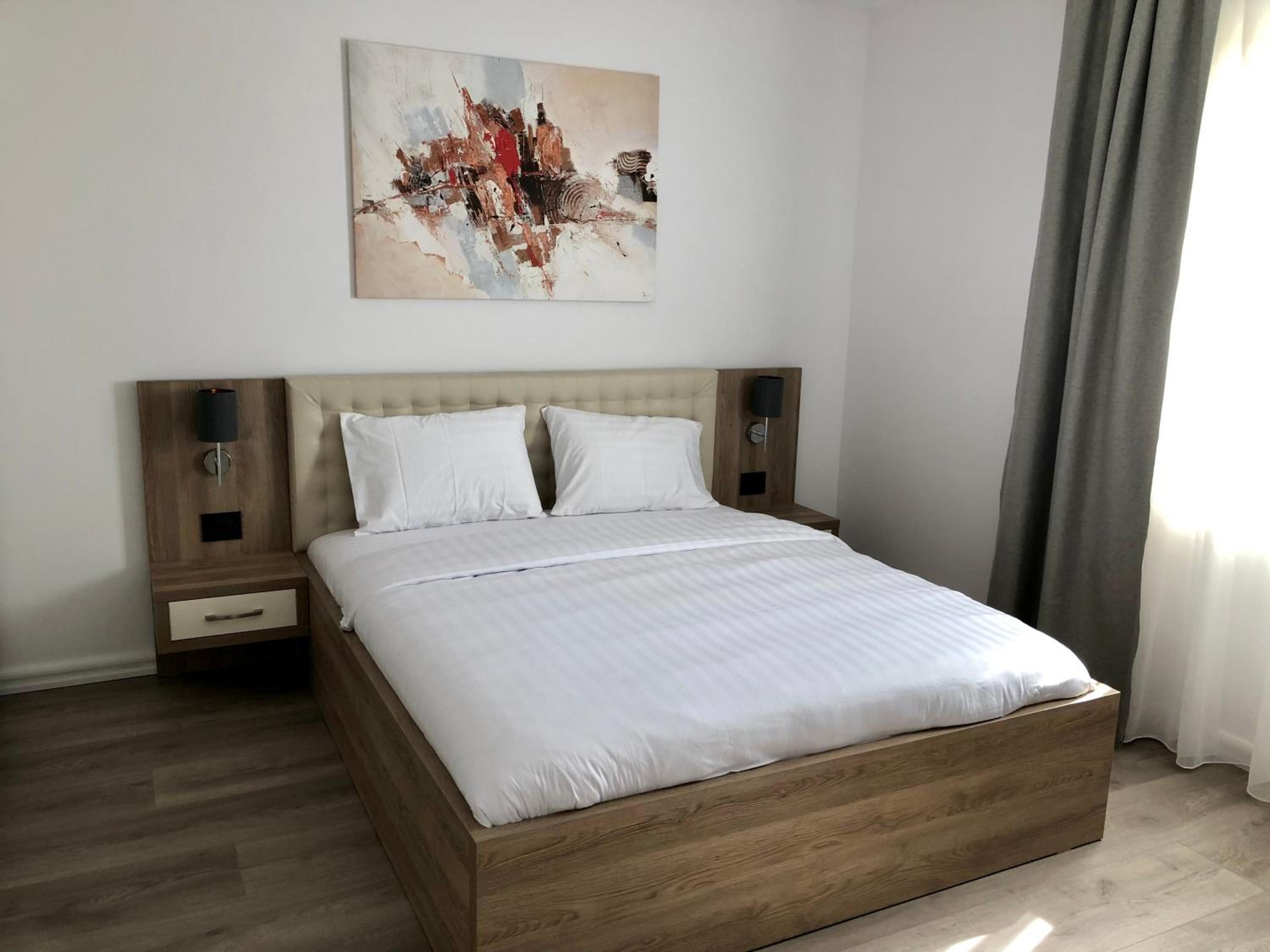 Apartment with Terrace - Photo 28