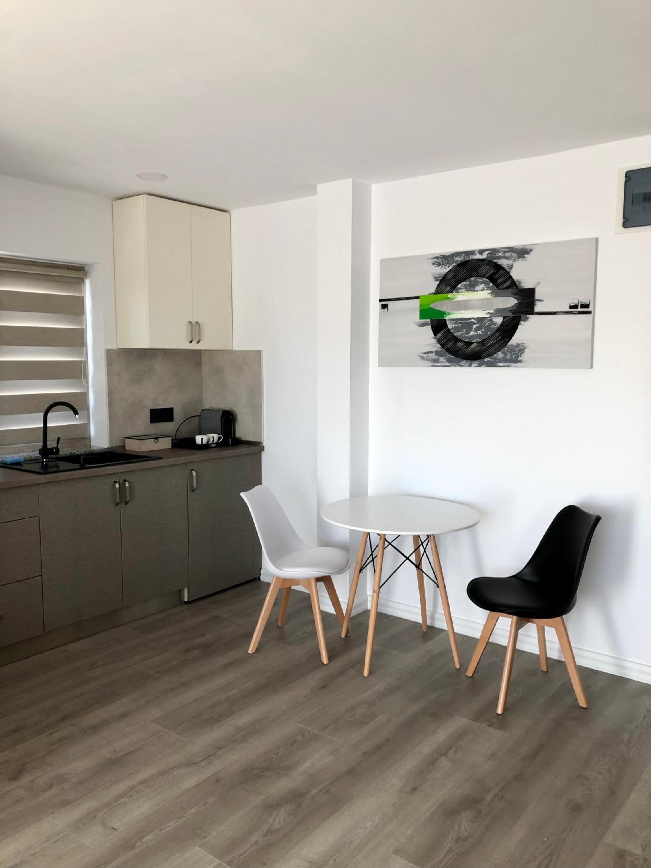Apartment with Terrace - Photo 22