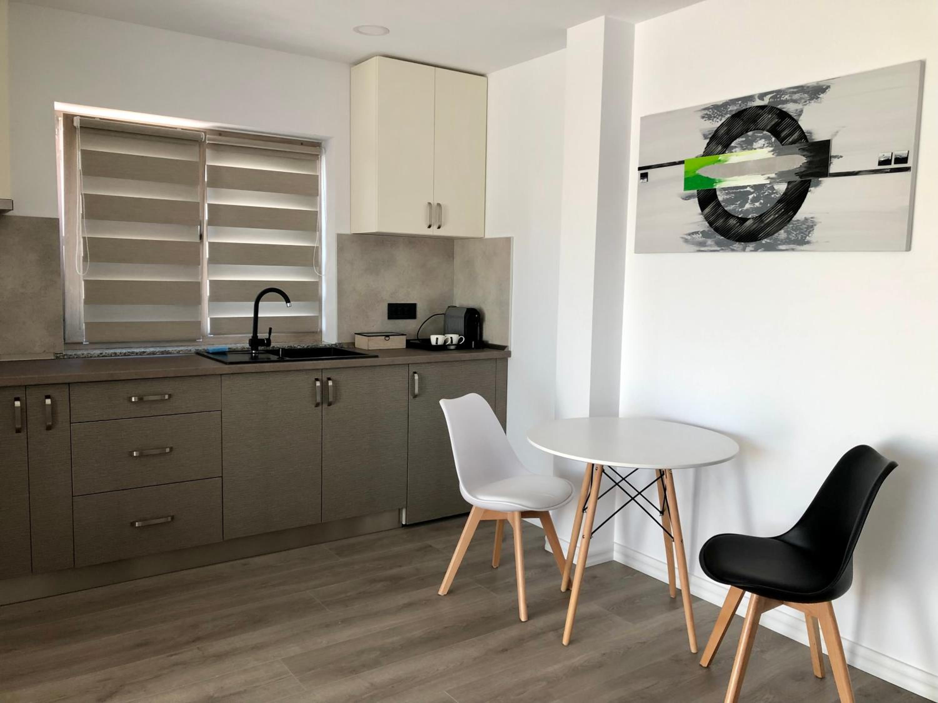 Apartment with Terrace - Photo 24