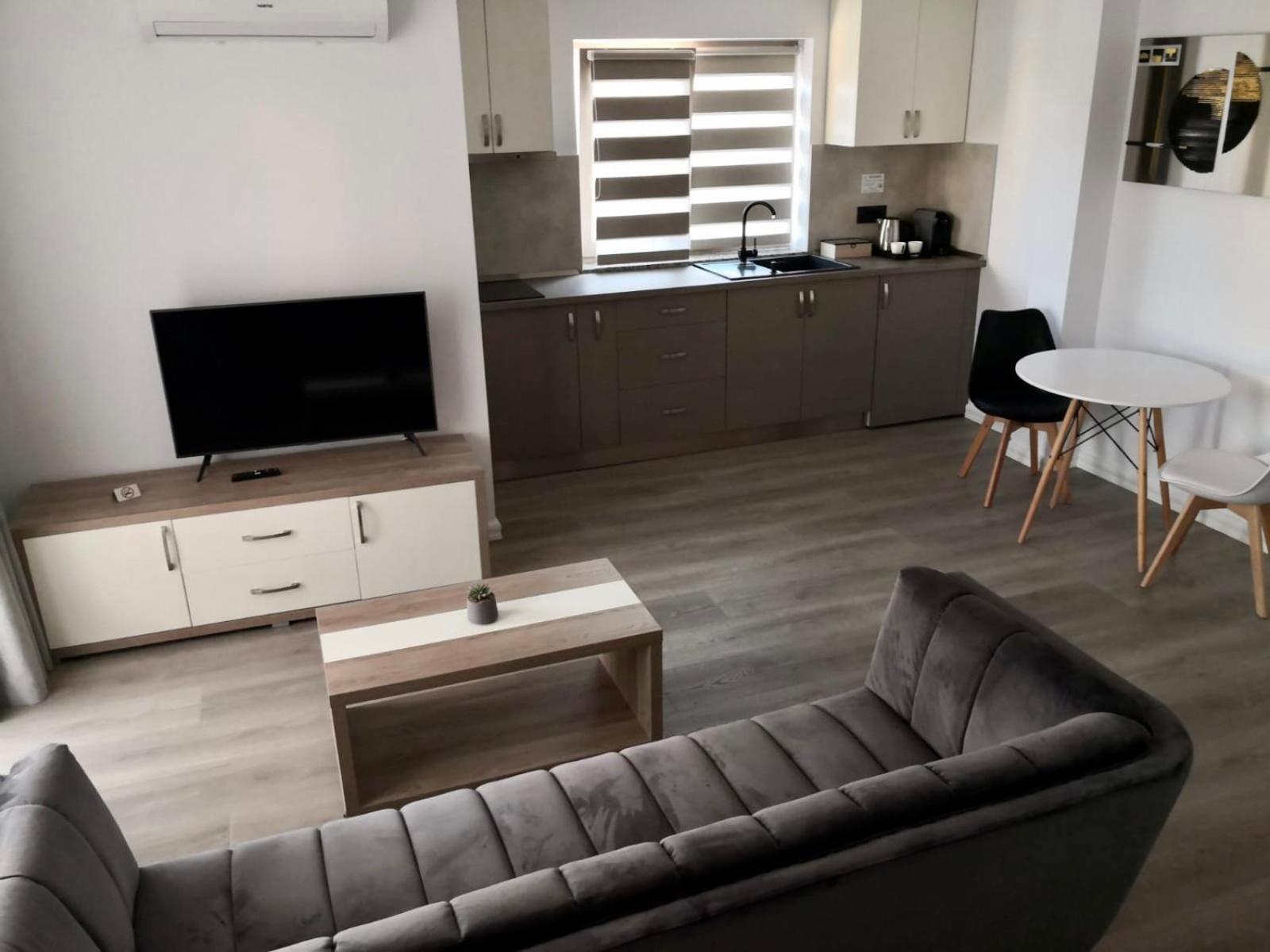 Apartment with Terrace - Photo 17