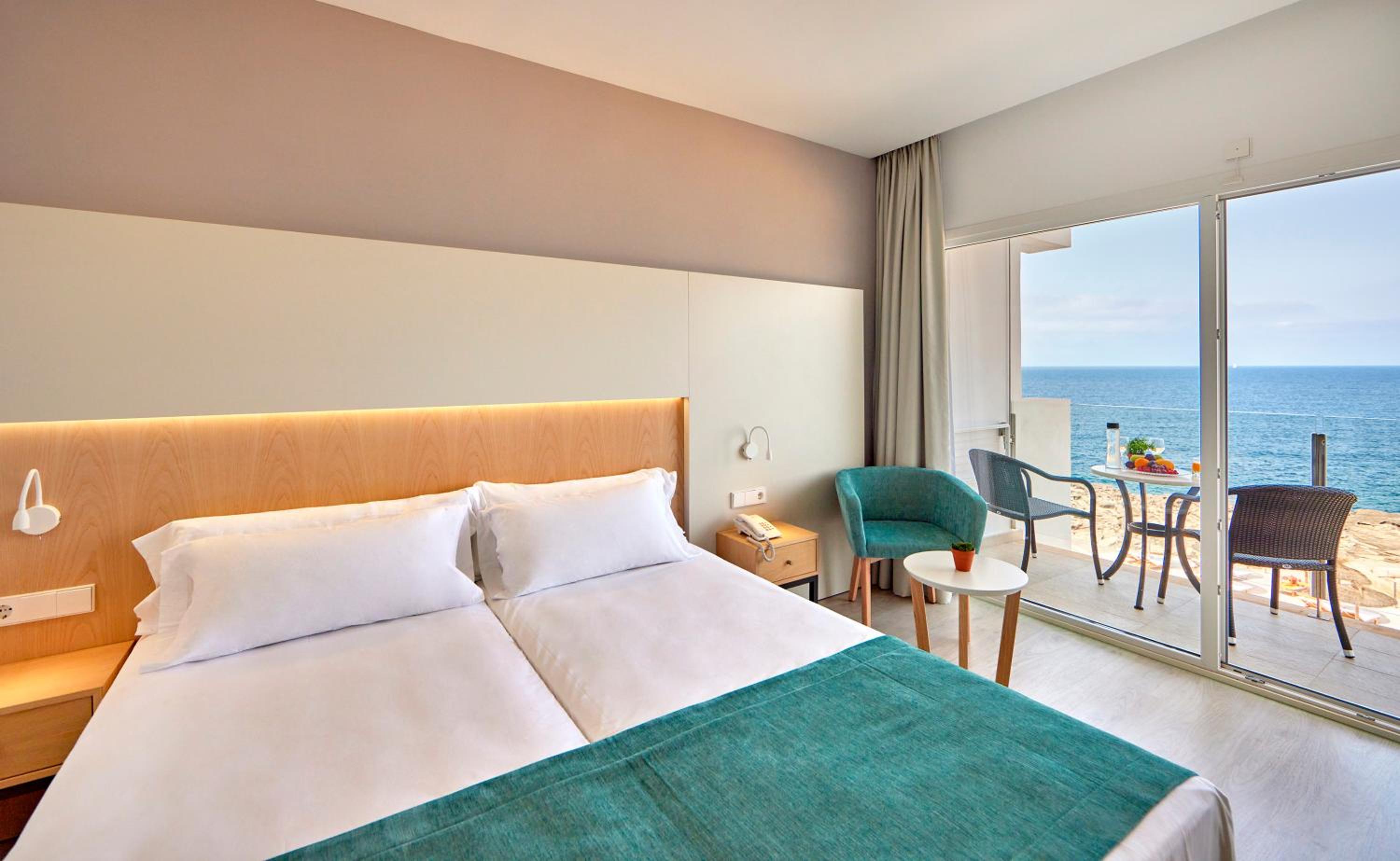 Twin Room with Sea View - Photo 1