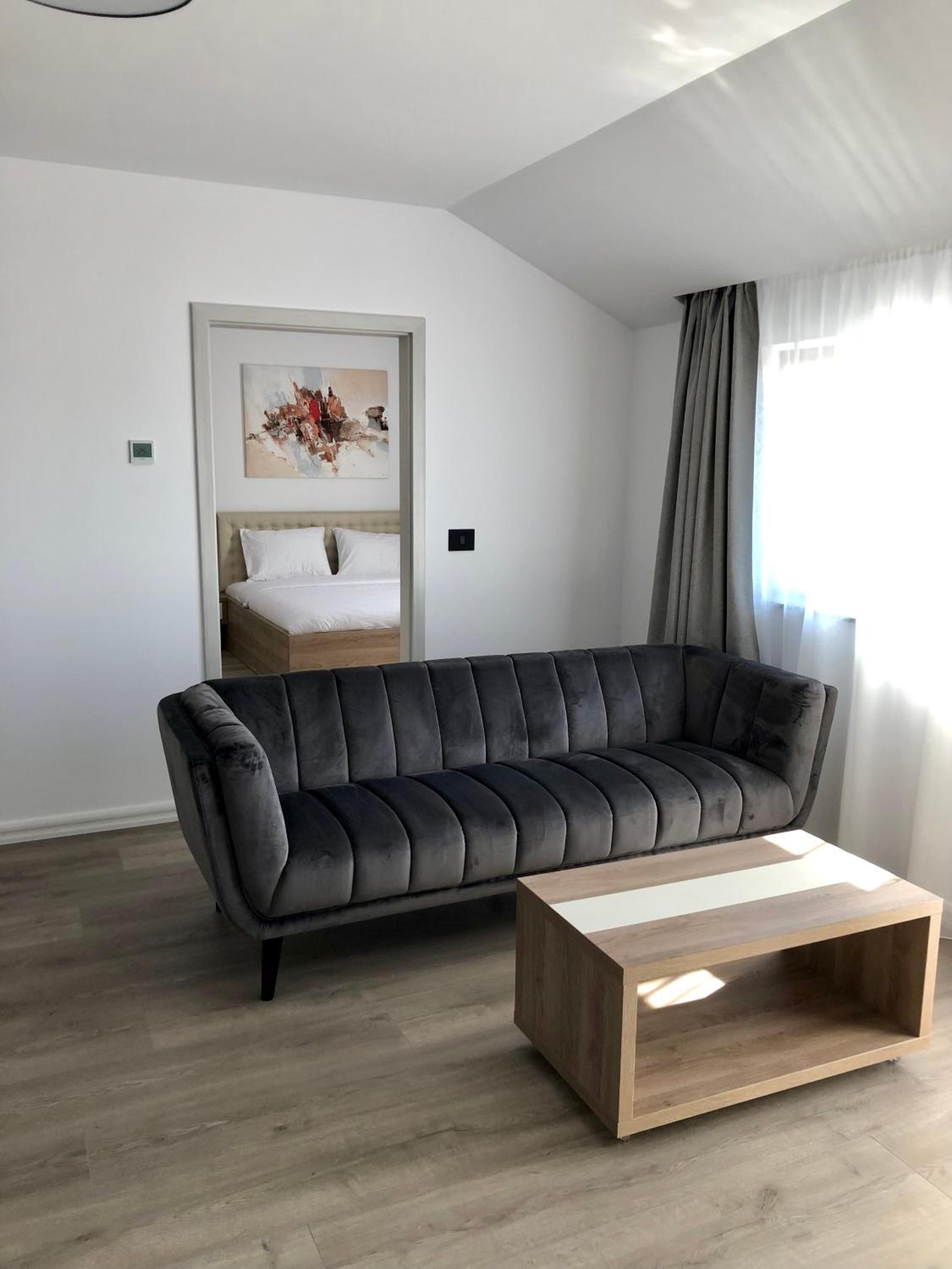 Apartment with Terrace - Photo 19