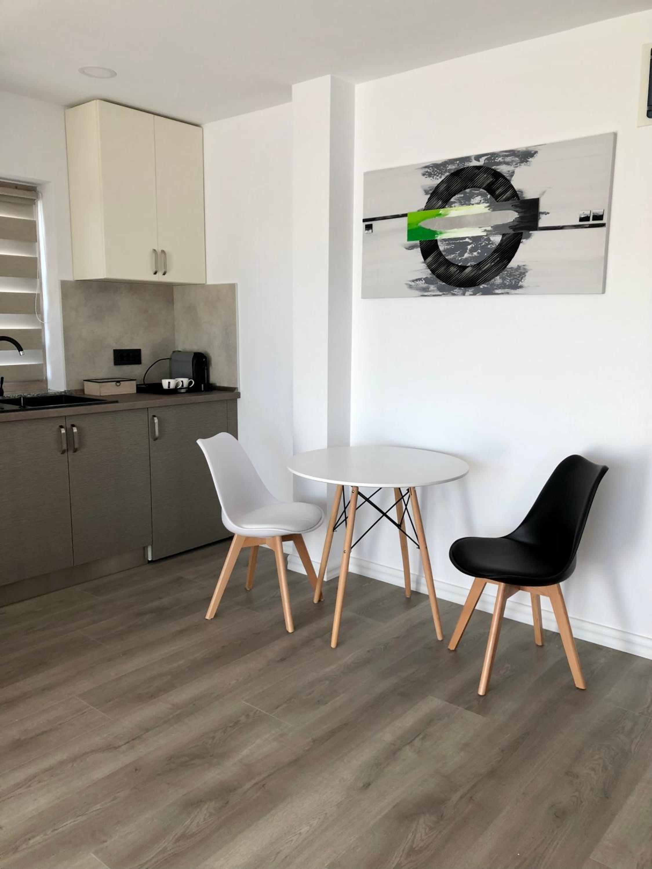 Apartment with Terrace - Photo 20