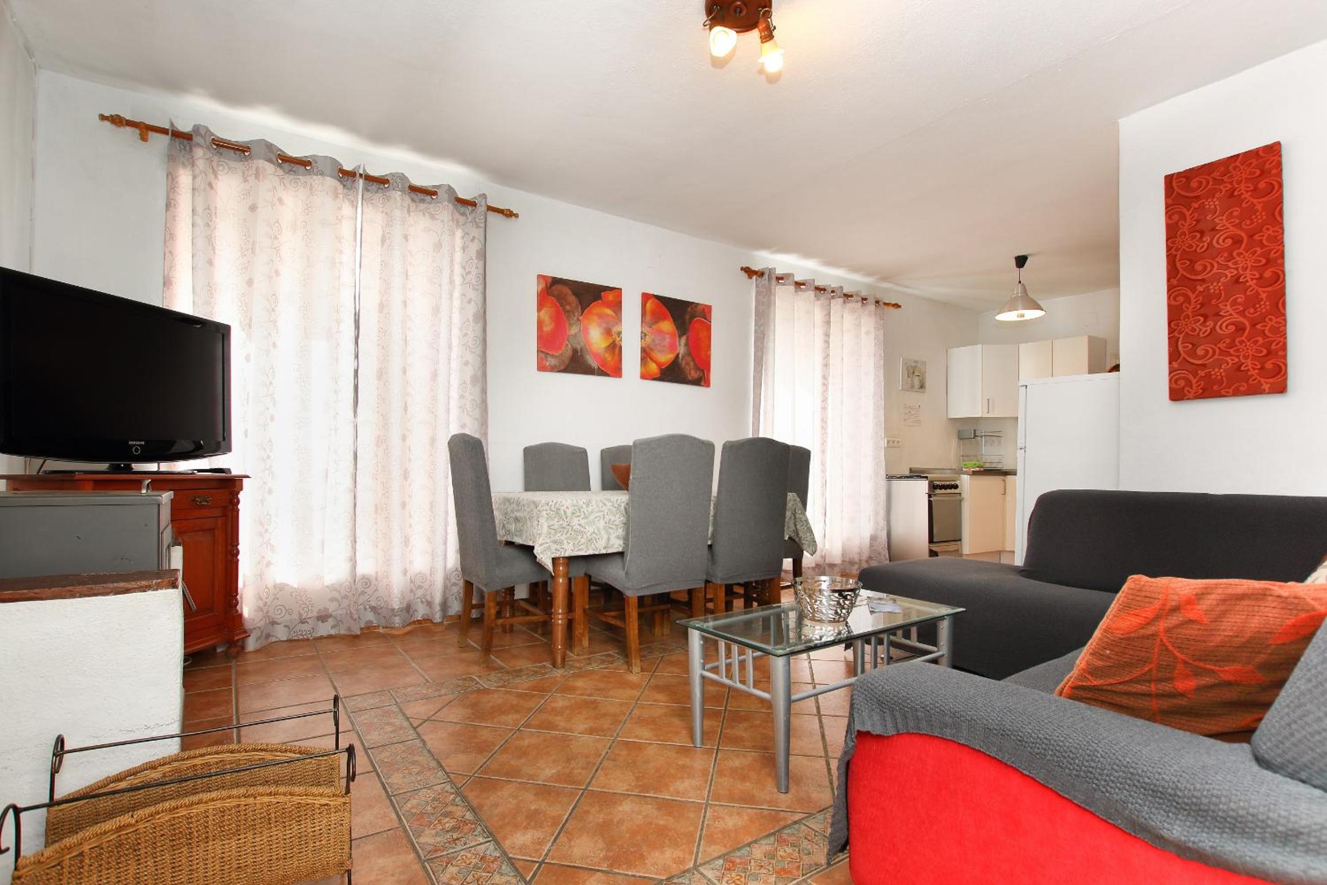 Casa de Tres Dormitorios (6 Adultos)