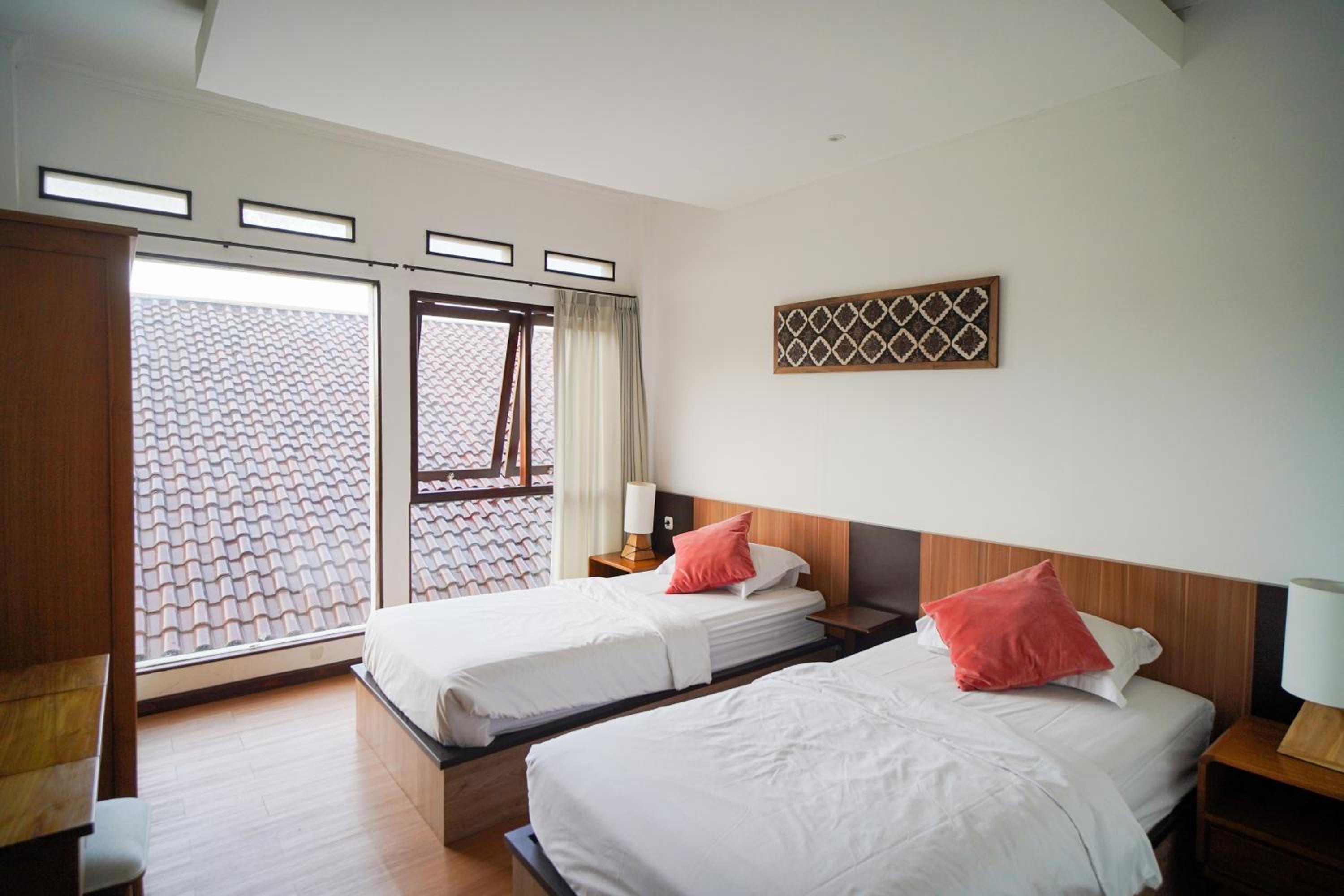 Three-Bedroom Villa - Photo 1