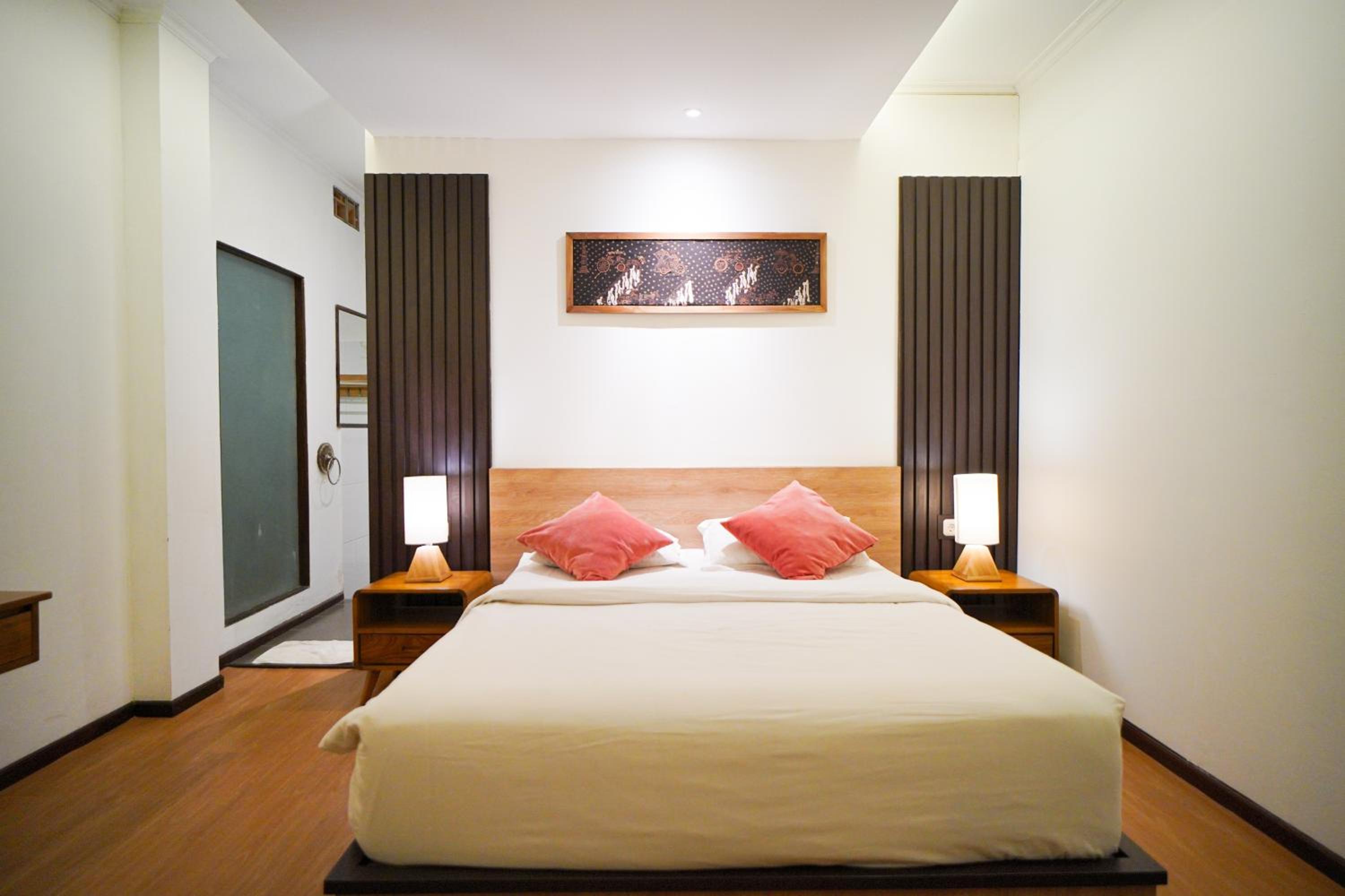 Three-Bedroom Villa - Photo 7