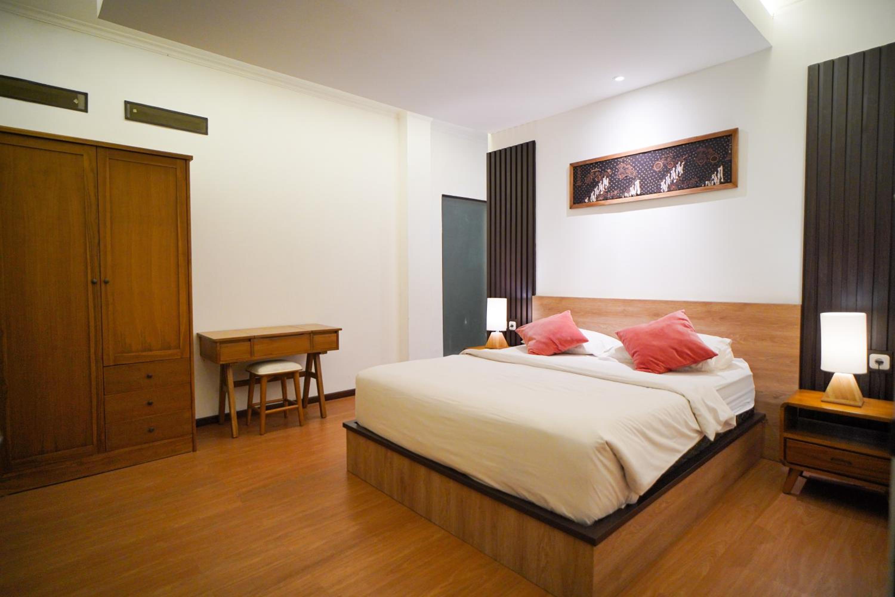 Three-Bedroom Villa - Photo 14