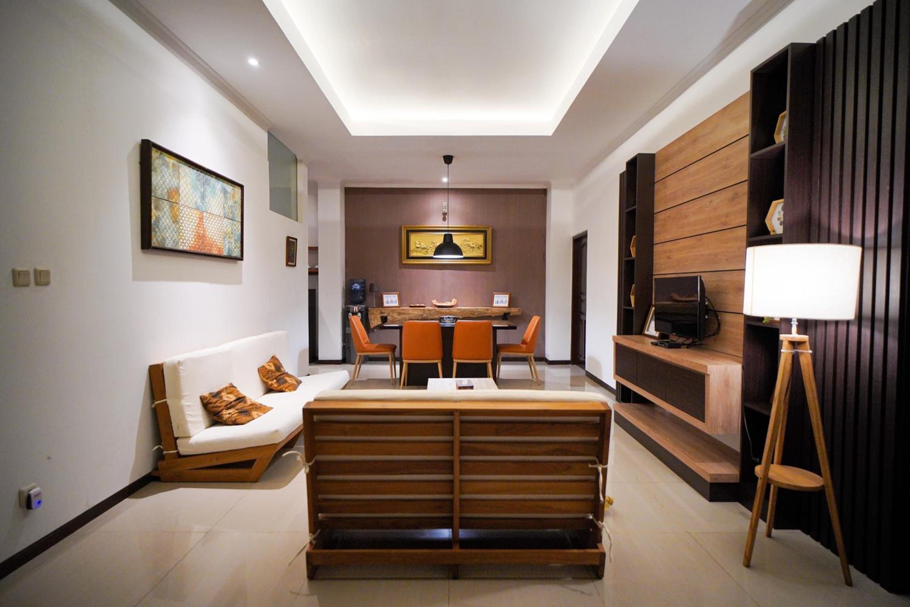 Three-Bedroom Villa - Photo 3