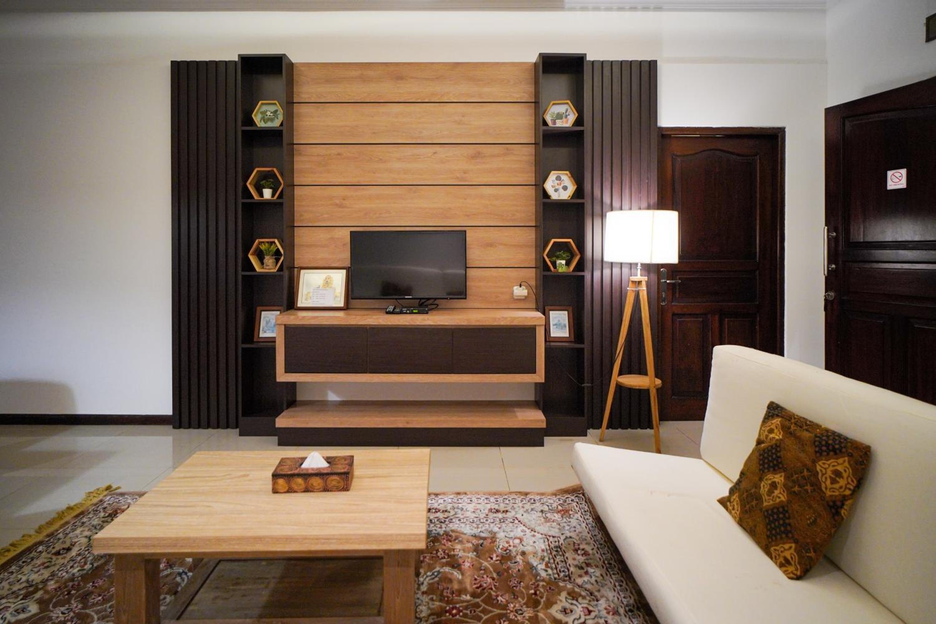 Three-Bedroom Villa - Photo 11