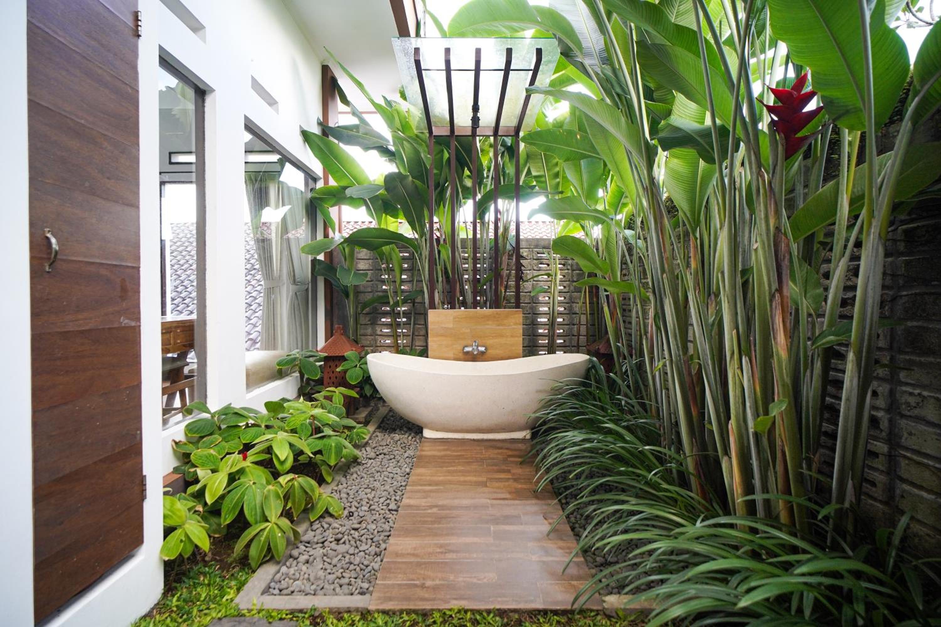 Three-Bedroom Villa - Photo 9