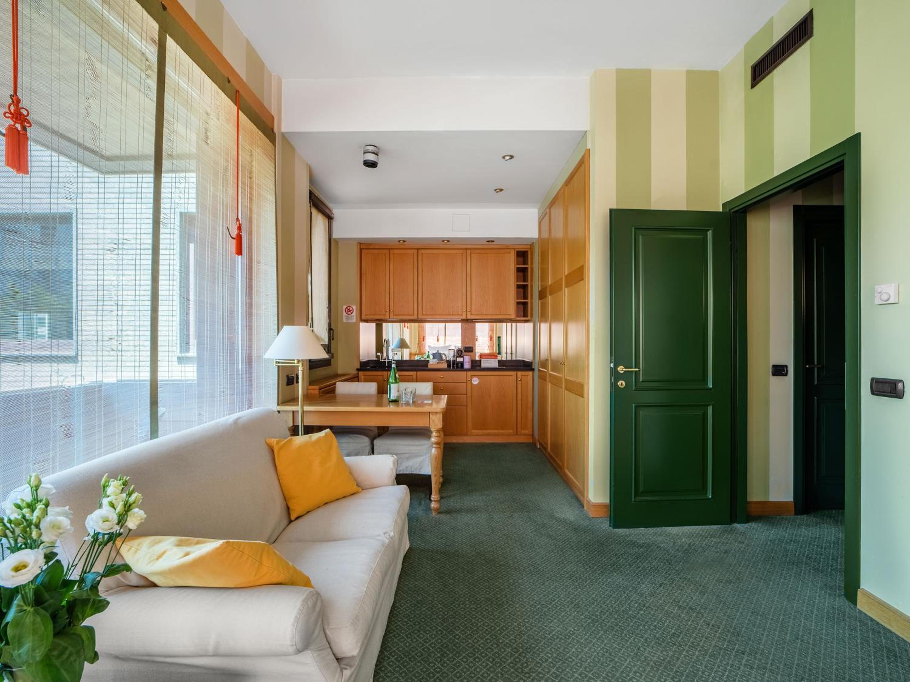 Large Studio with Kitchenette