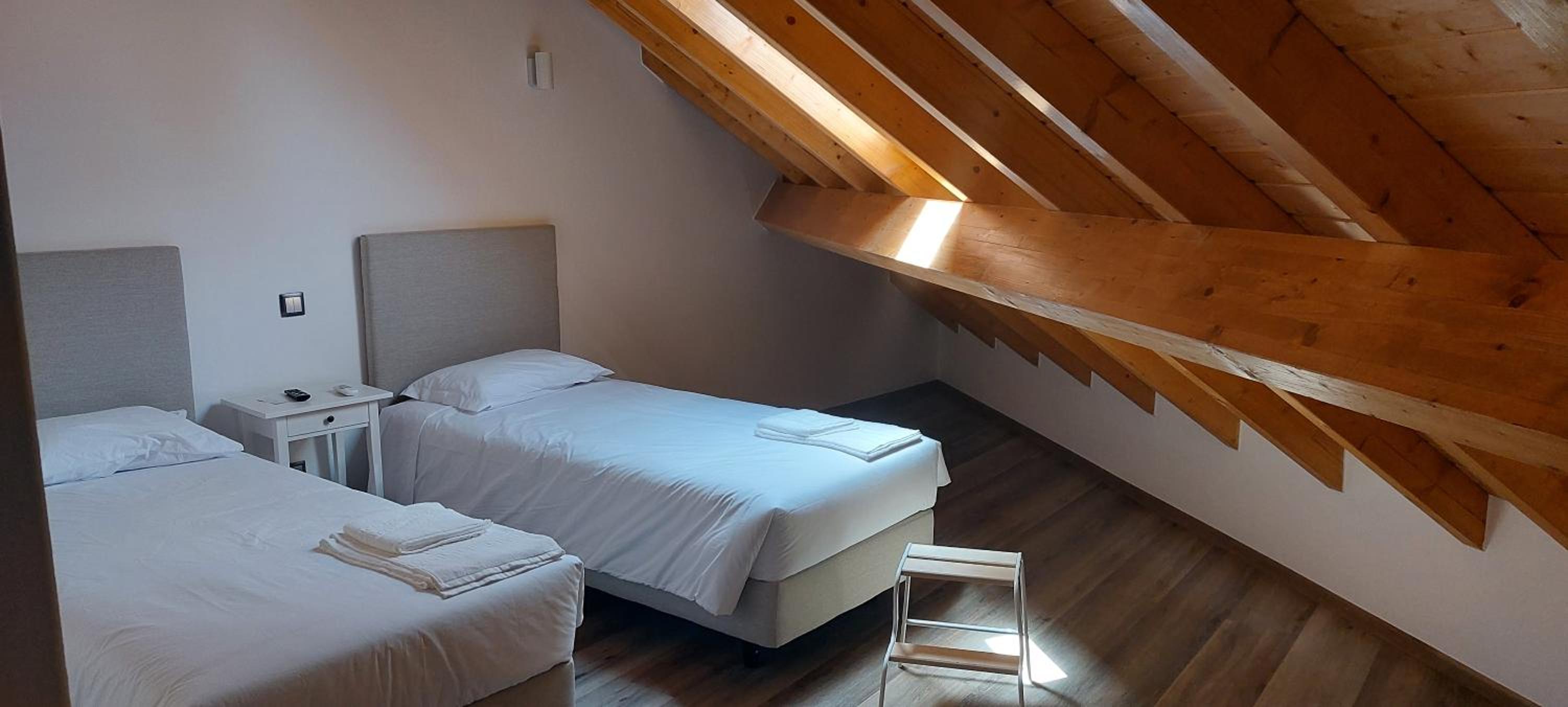 Double or Twin Room - Photo 2
