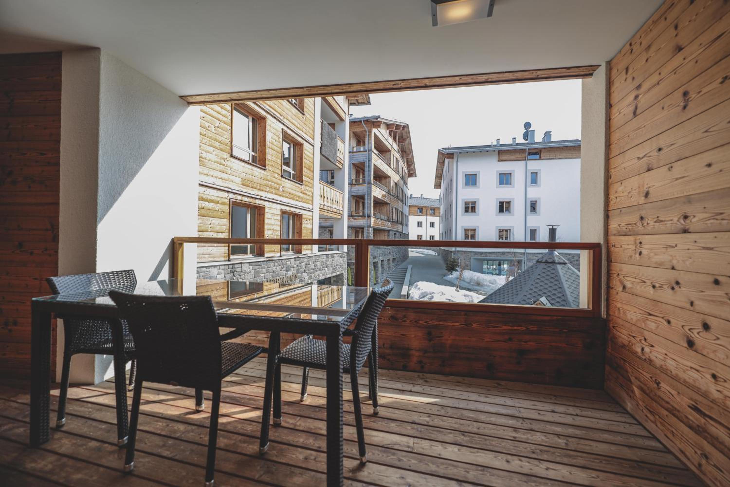Deluxe One-Bedroom Apartment